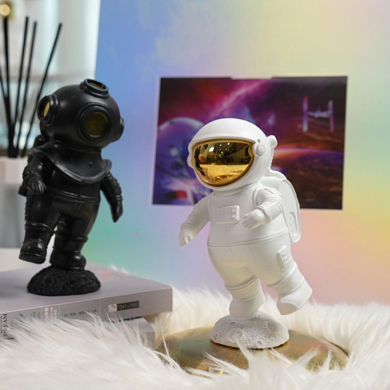 HAUCOZE Astronaut Sculpture Decor Modern Statue Figure Table Centerpiece Polyresin 7.5 inch
