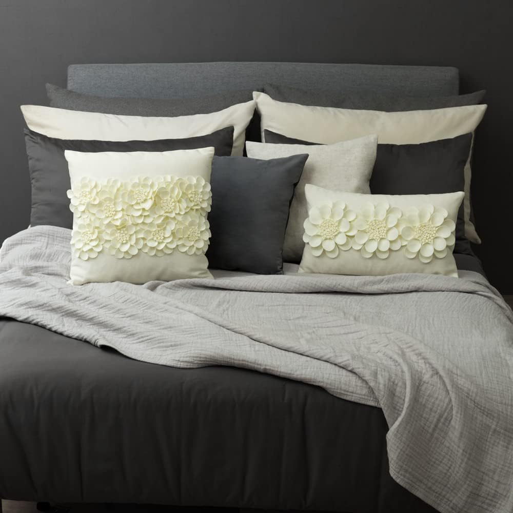 JWH Handmade 3D Flower Throw Pillow Covers Aesthetic Decorative Colorful Floral Accent Pillow Cases Stereo Pillowcase Cute Cushion for Car Bed Couch Bedroom Decor 18x18 Inch Creamy White