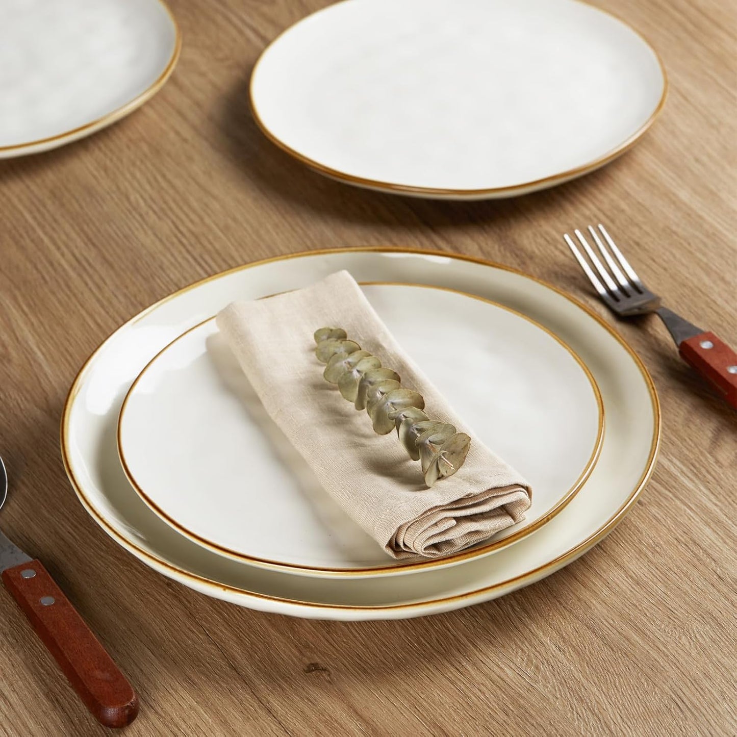 famiware Dinner Plates Set of 6, 10.25 inch Pasta Plate, Ocean Round Stoneware Dessert Plates Dish Set for Kitchen Microwave Dishwasher Safe, Scratch Resistant, Vanilla White