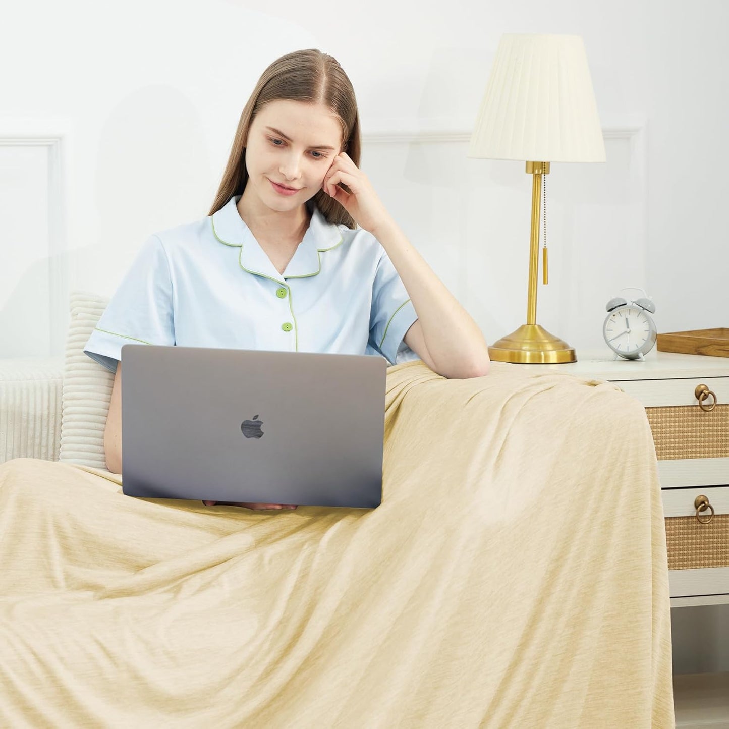 Cooling Blankets for Hot Sleepers, Cool Summer Blanket Keep Body Cool for Night Sweats Double Sided Lightweight Breathable Blanket for Bed Couch Sofa, King (108"x90"), Beige