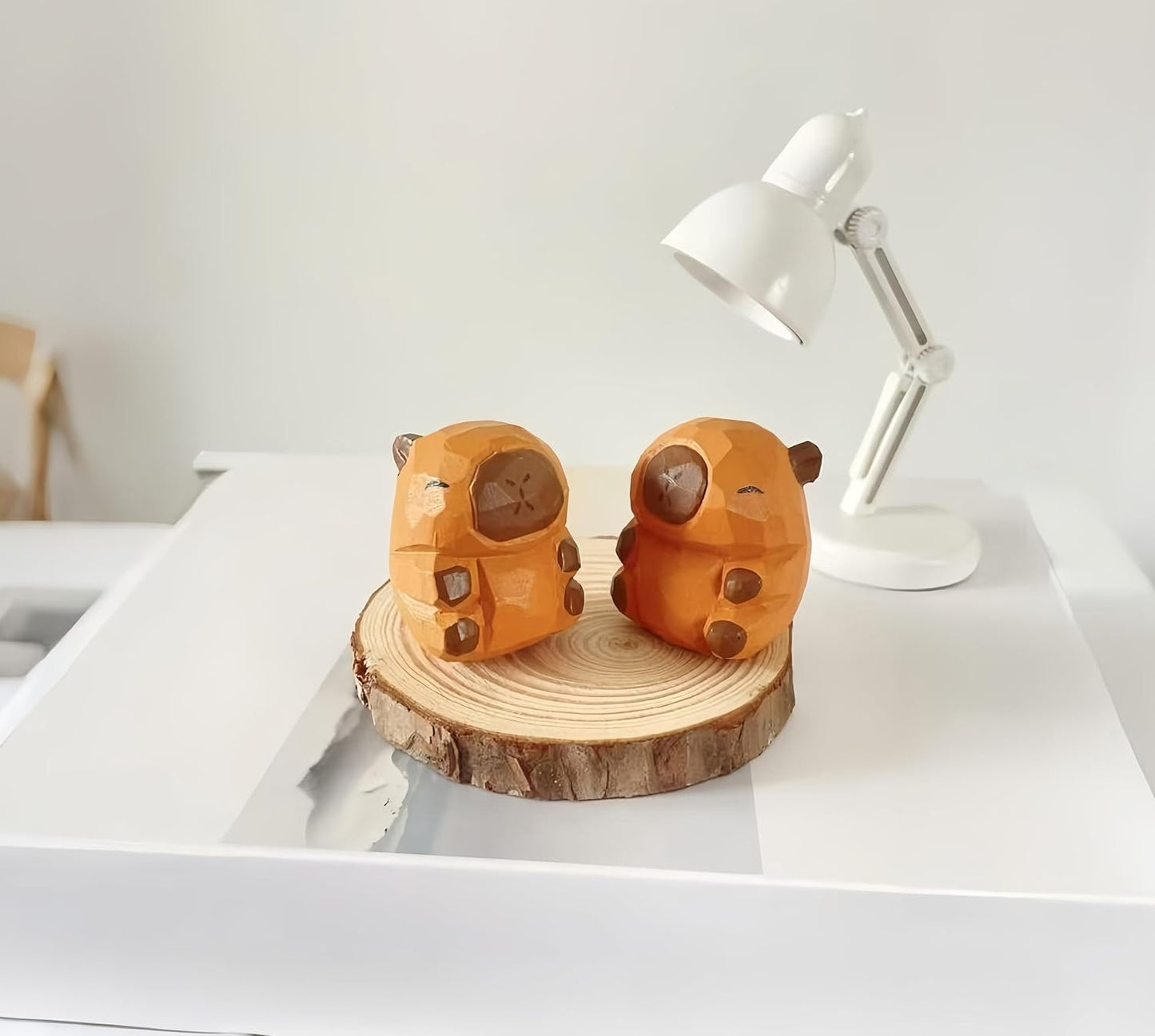 Mini Carved Wooden Capybara Figurines, 3PCS Handmade Capybara Figurine with Base Sculpture Set, Cute Capybara Statue Home Decor Art Carving Work, Desktop Ornaments, Gifts for Boys and Girls