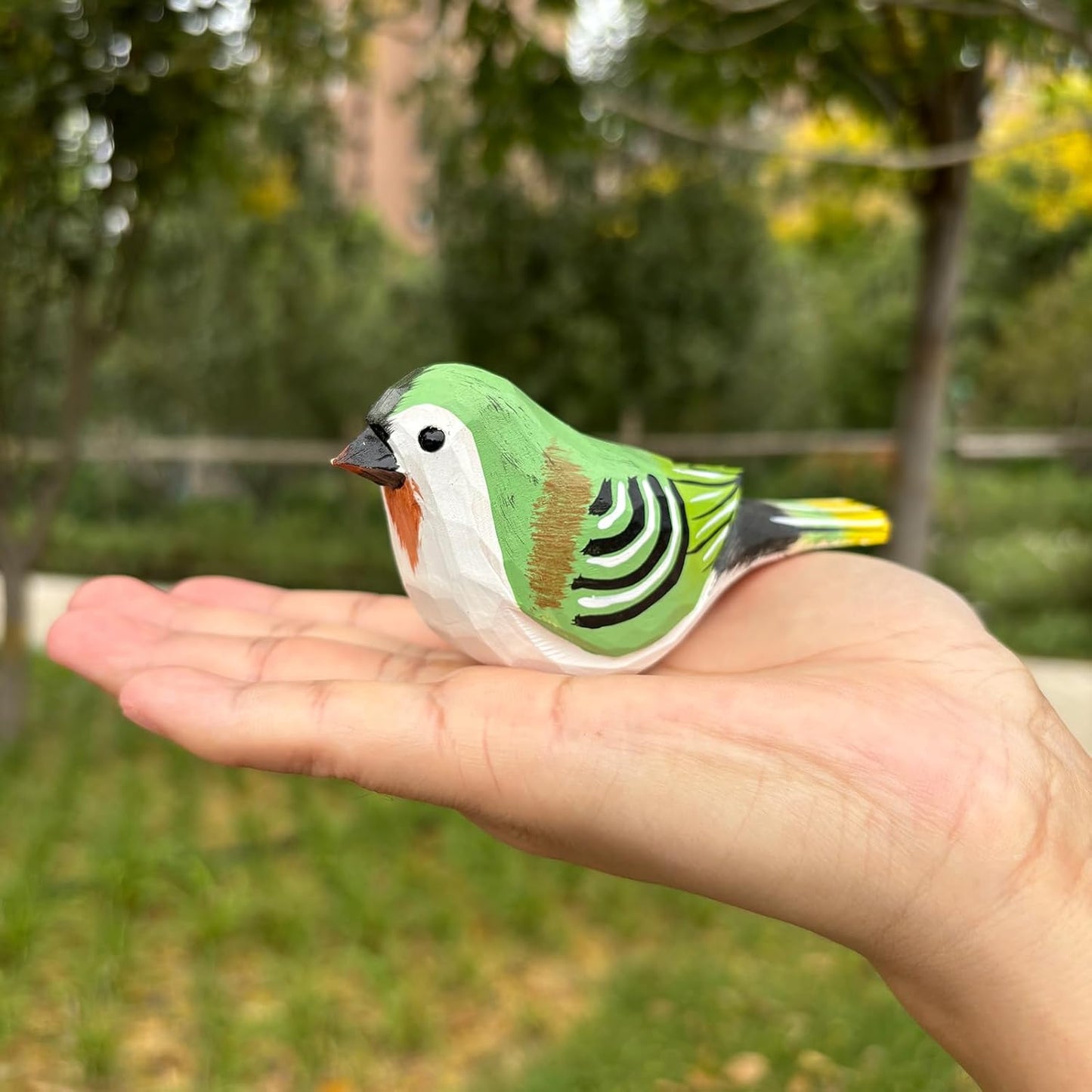 Hand Carved Bird Figurines, Hand-Painted Sculpted Wooden Birds, Wood Bird Sculptures for Home Decoration, Hand Crafted Life Like Bird Statues, Ideal Gifts for Bird Lovers (Jamaican Tody)