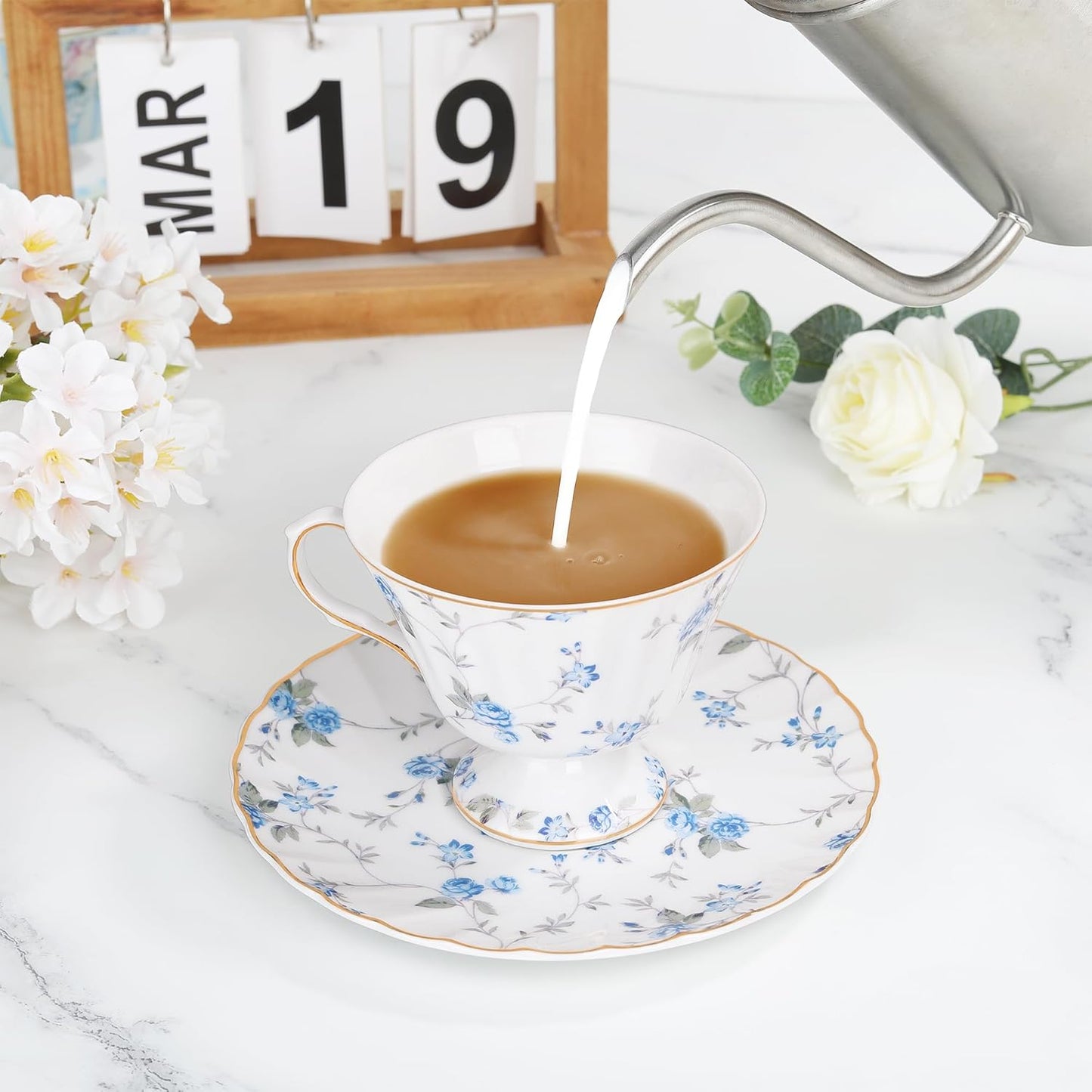 fanquare White Tea Cup and Saucer, Vintage Blue Floral Print Tea Cups for Women Gift, Retro Bar Coffee Mug for Cappuccino Latte, 5oz