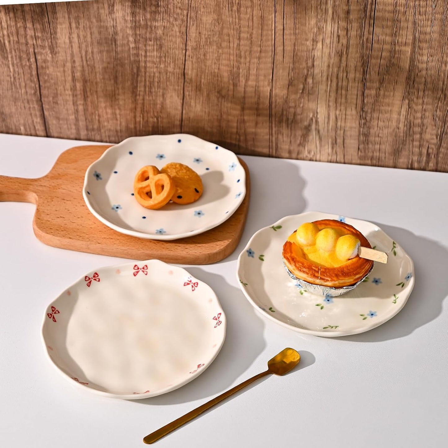 Koythin Ceramic Dessert Plates, Cute Fruits Dinner Plate, Creative Plates Design, Printed Flowers Dinnerware for Office and Home, Kitchen Plates for Desserts (Dot Blue Flower)