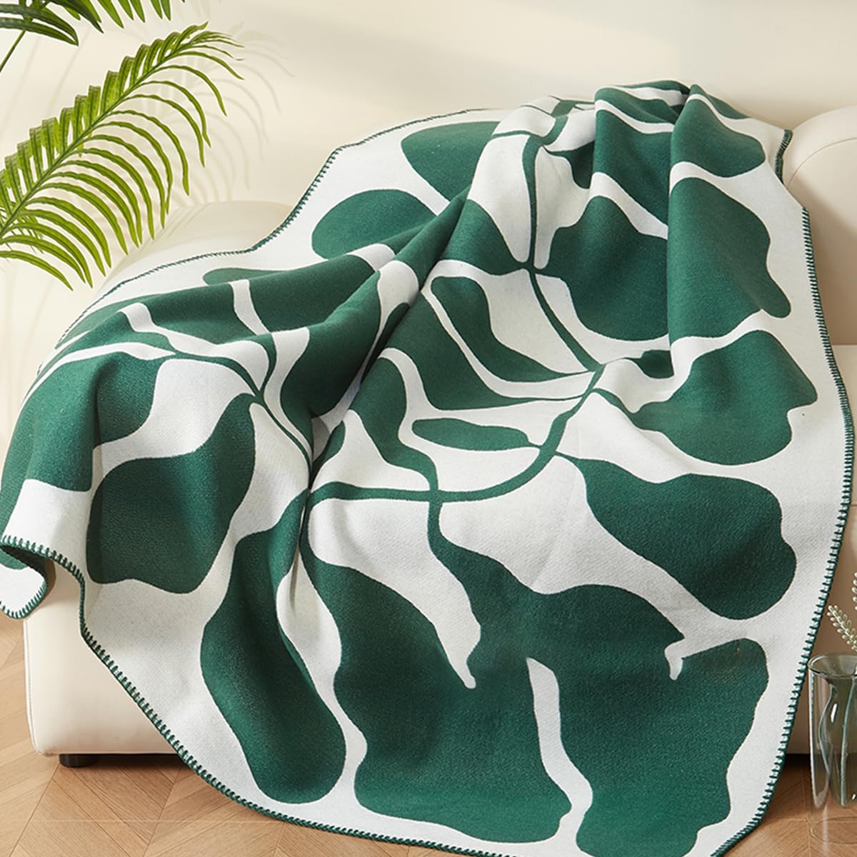 Faux Cashmere Throw Blanket Geometric Leaf Pattern Vintage Nordic Style Soft Warm Blanket for Office Car Leisure Travel Tapestry Decorative Throw for Sofa Couch Bed Settee 130 x 180 cm