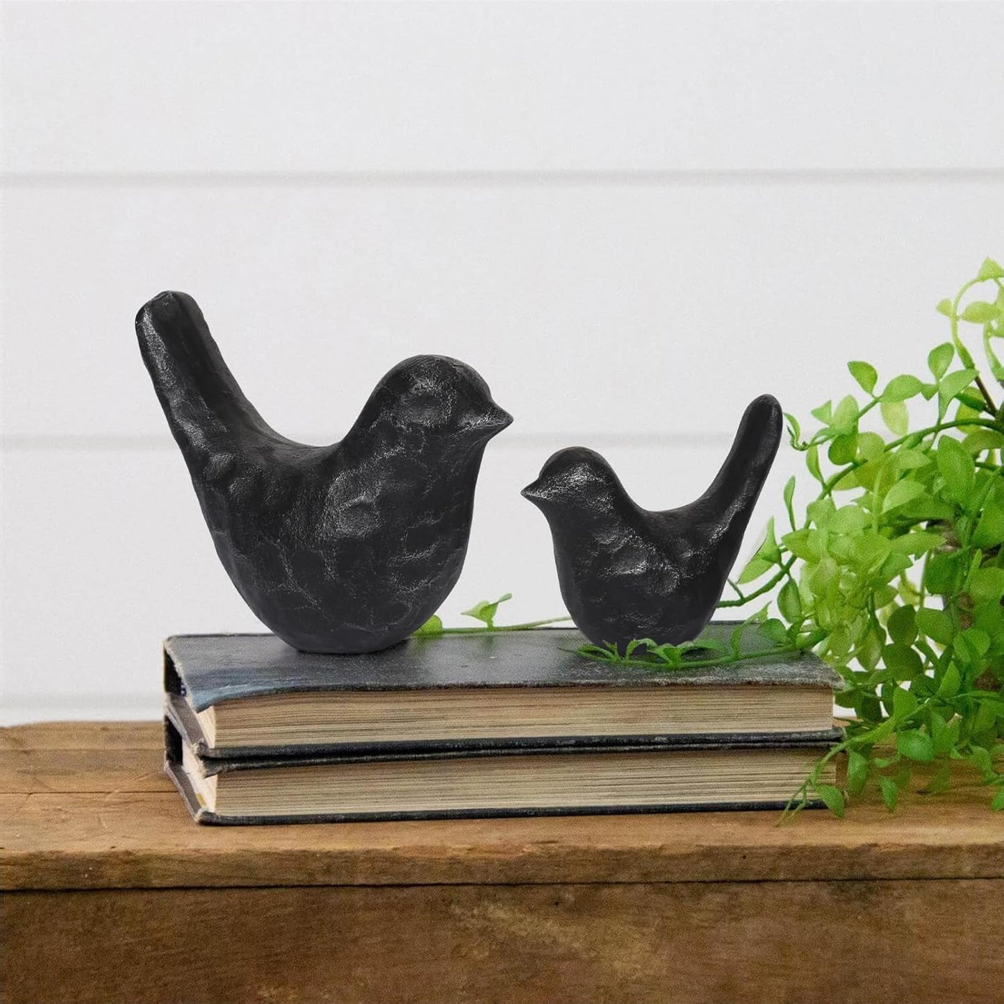 Elegant Cast Iron Bird Statue with Vintage Brass Coating – Gold Bird Figurine for Home Desk, Living Room, Bedroom, Office – Charming Decorative Ornament