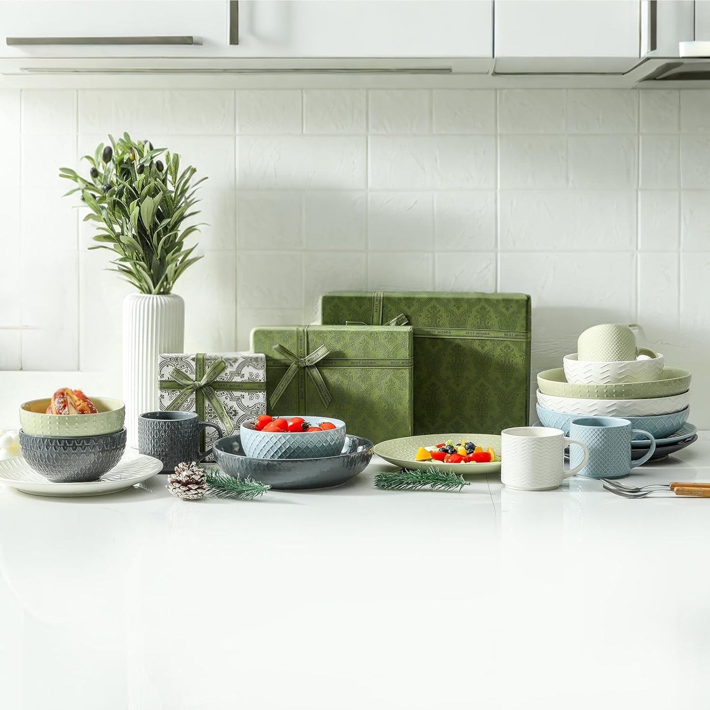 Hasense Dinner Plates, 10 Inch Ceramic Dishes Set of 4 for Kitchen, Embossed Porcelain Plates for Restaurant, Microwave Oven and Dishwasher Safe, Colorful