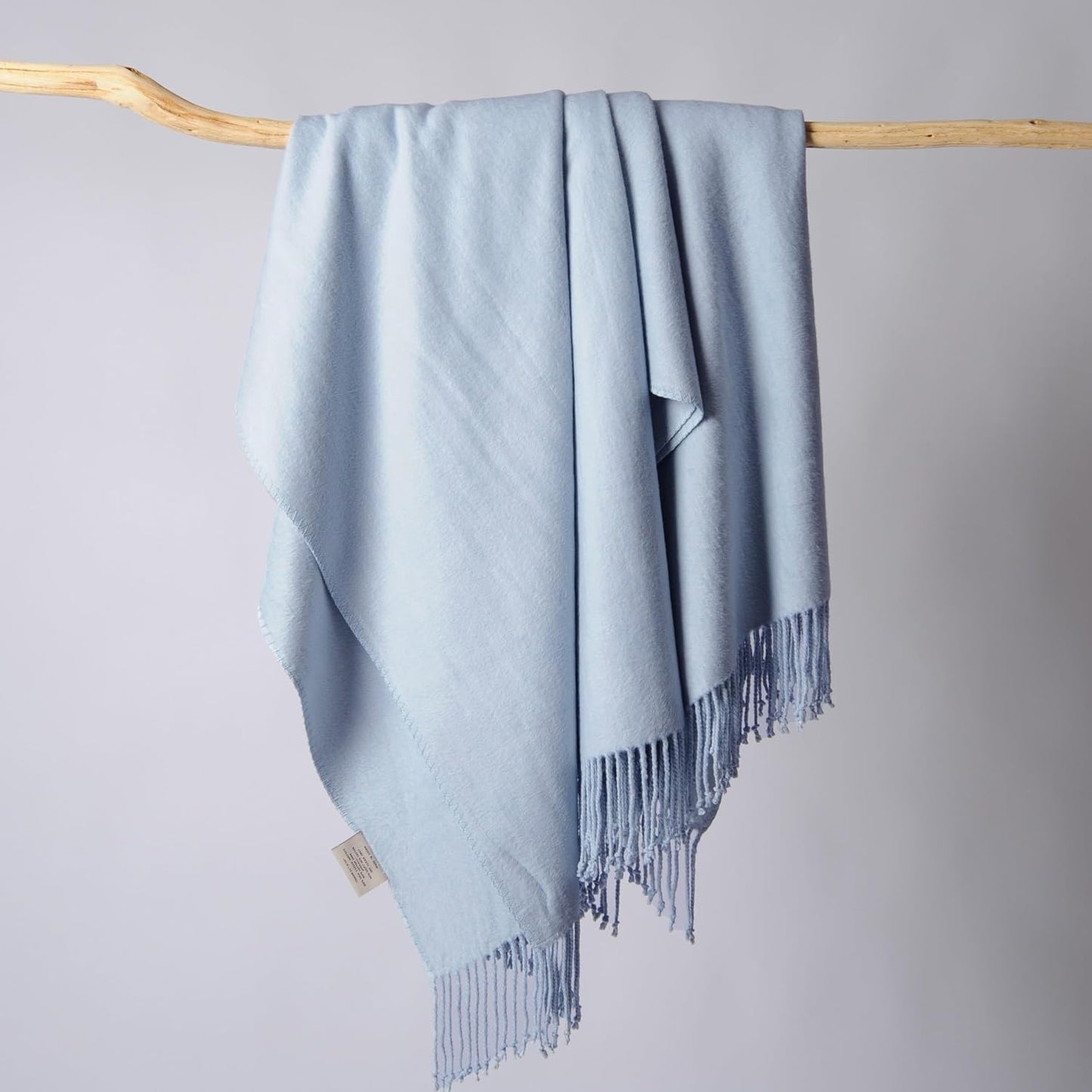 CUDDLE DREAMS Silk Throw Blanket with Hand-Knotted Fringe, Natural, Soft & Breathable (Blue)