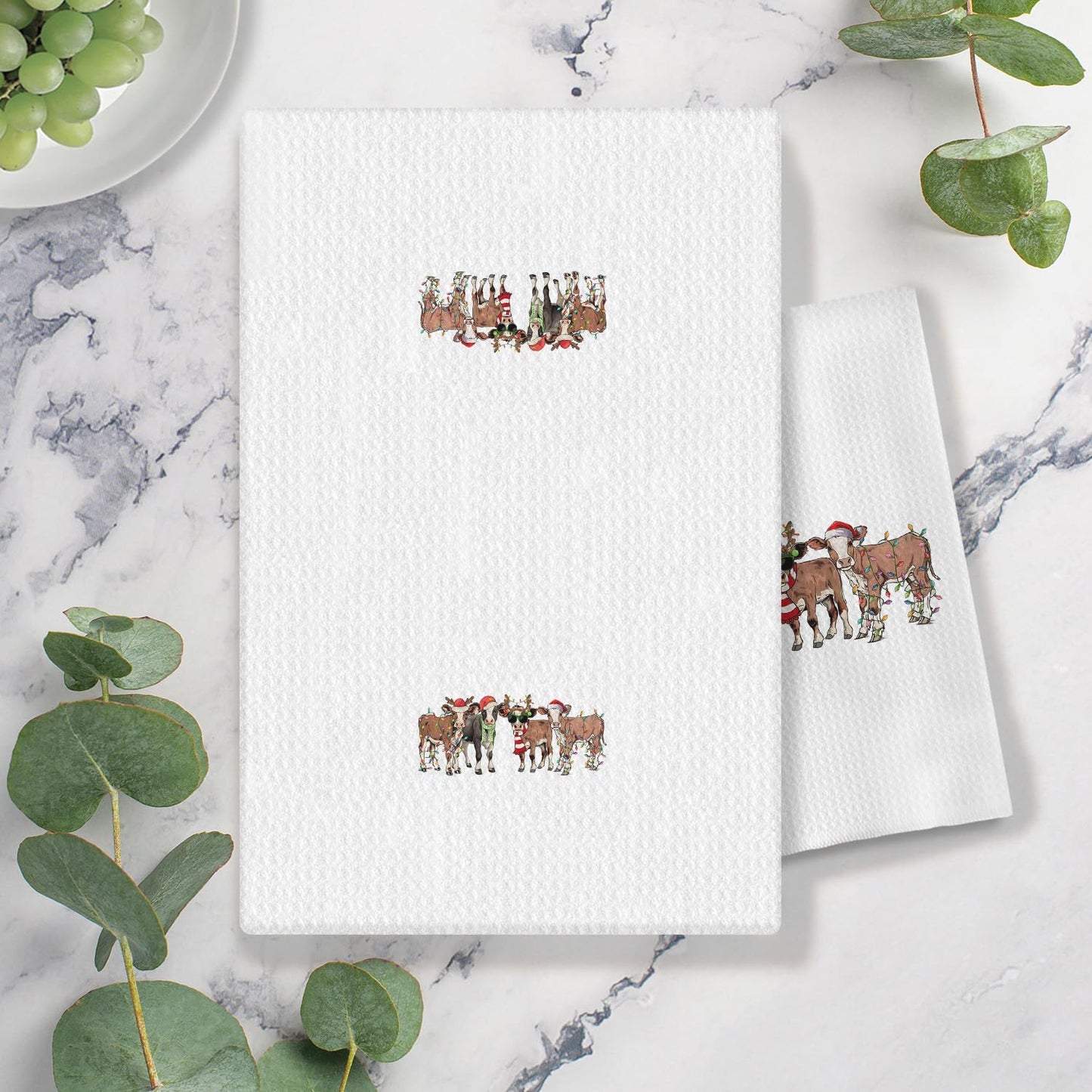 Cow Christmas Kitchen Towels, Funny Cow Decorative Hand Towels for Bathroom, Farmhouse Christmas Dish Towels Tea Towels for Kitchen, Christmas Bathroom Kitchen Decor, 16x24 Inches