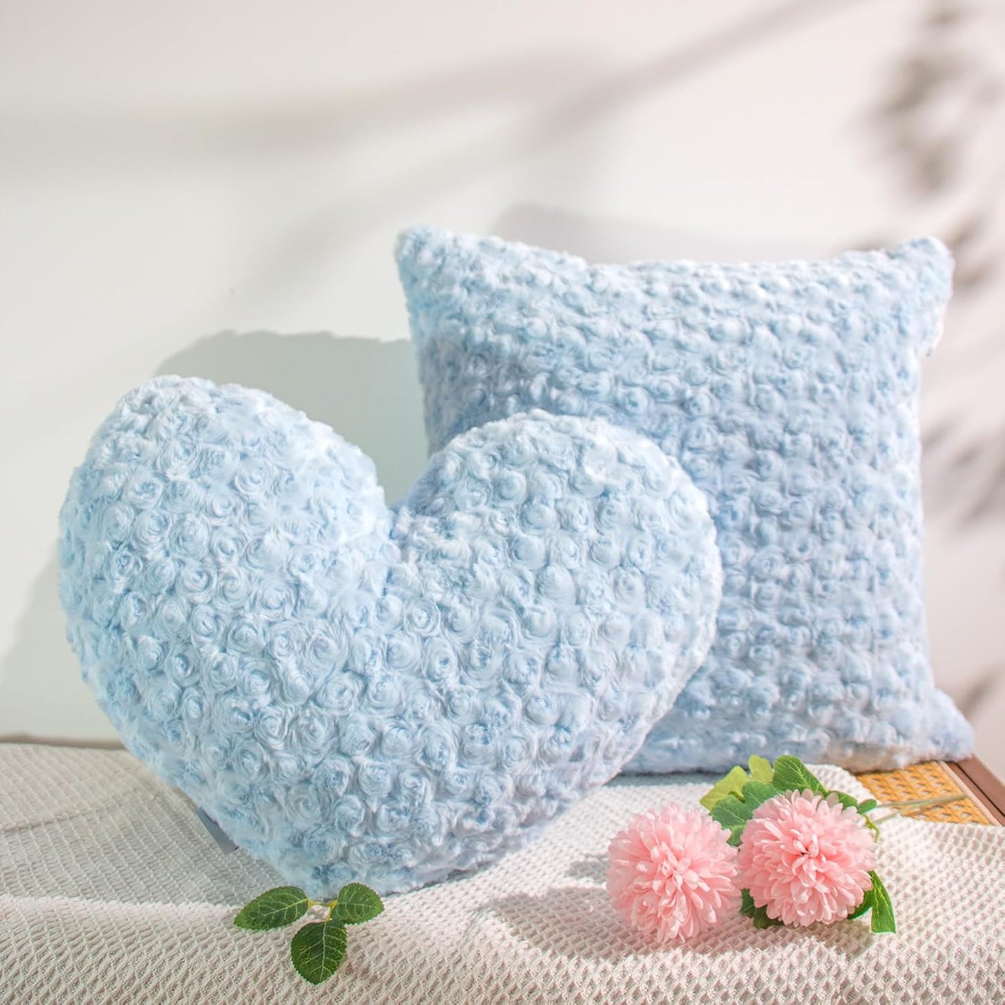 Blue Oversized Heart Shaped Throw Pillow – 600g Faux Rabbit Fur + Plush 6D PP Cotton – 18"x16" Decorative Cushion