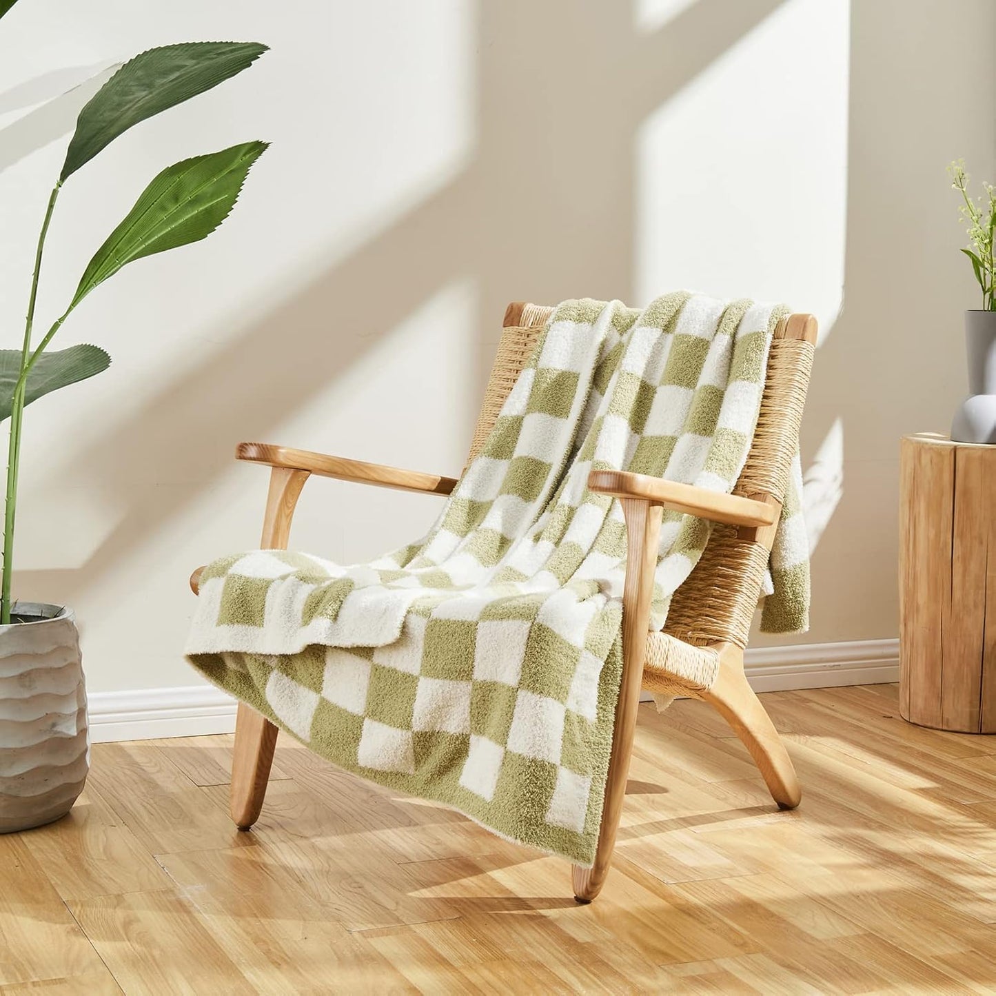 CozeCube Super Soft Fullfy Microfiber Reversible Knitted Blankets, Warm Cozy Fuzzy Plush Throw, Sage Green and White Checkered Throw Blanket for Couch Bed Sofa, 50" x 60"