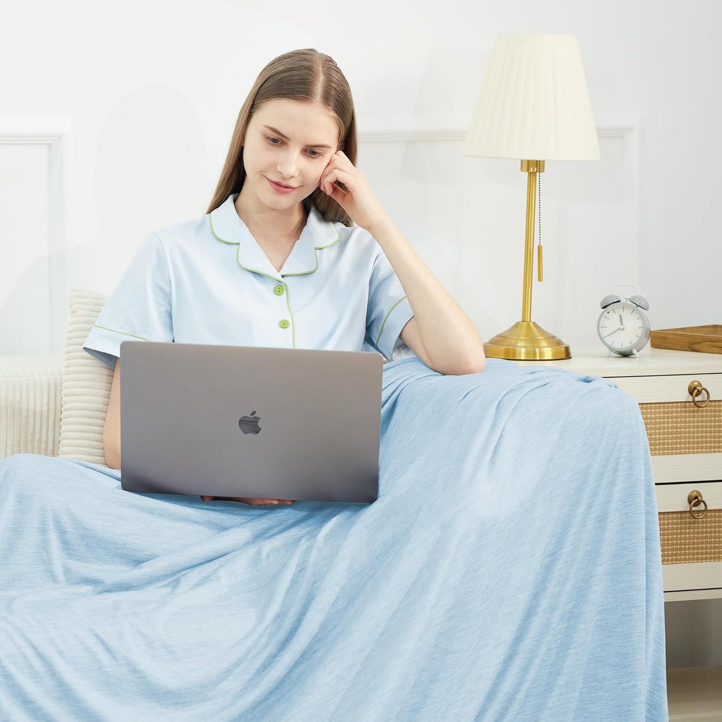 HYLEORY Cooling Blankets for Hot Sleepers, Cool Summer Blanket Keep Body Cool for Night Sweats Double Sided Lightweight Breathable Blanket for Bed Couch Sofa, Throw (50"x70"), Light Blue