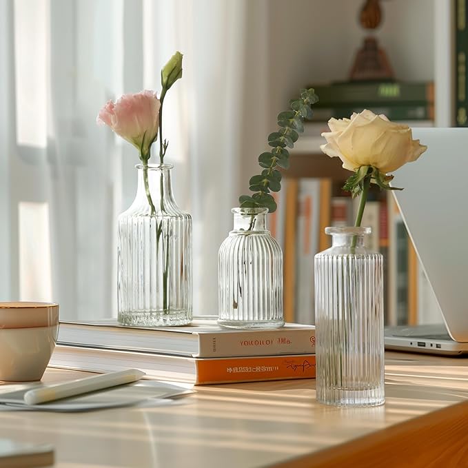ComSaf Glass Bud Vases Set of 3, Small Flower Vases in Bulk, Mini Ribbed Vases for Centerpieces, Clear Vintage Vase for Table Decorations, Wedding, Party, Receptions, Home Decor (Different Sizes)