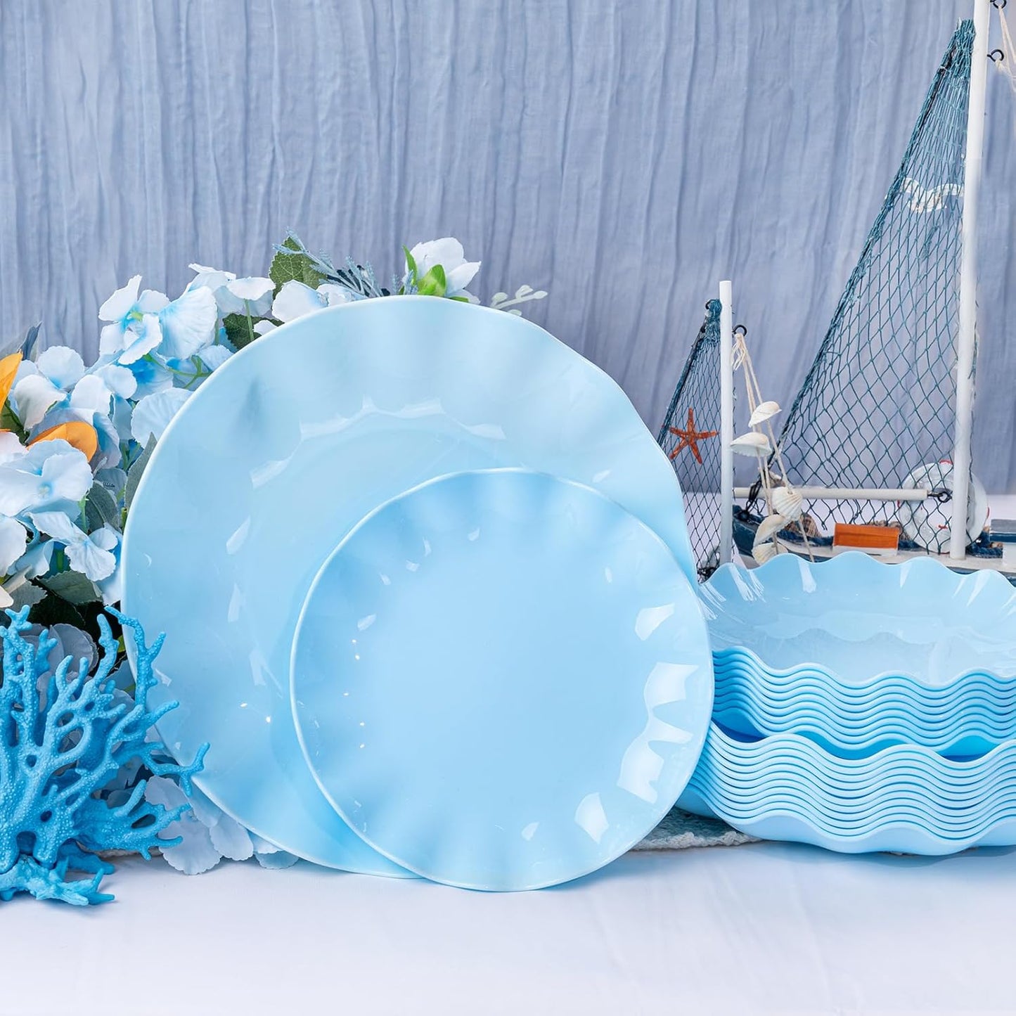 LIYH 20 Pcs Light Blue Plastic Plates Reusable 7.5 Inch - Unbreakable Scalloped Dessert Plates for Weddings Camping Party Outdoor Picnics Dishwasher Safe BPA Free (20Guests)