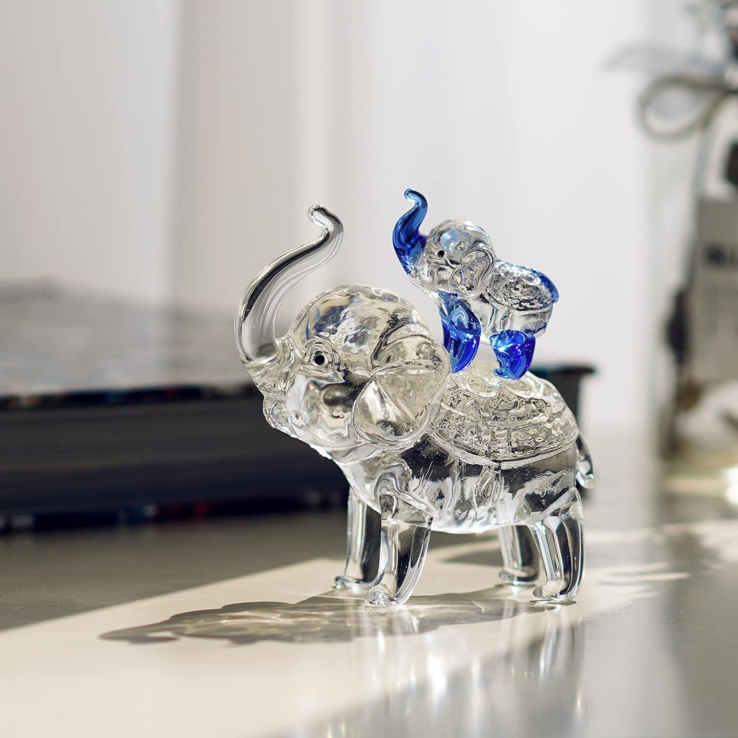 Crystal Elephant Figurines Mother Son Glass Elephants with Trunk Up Crystal Animal Collectible Figurines Ornaments Birthday for Mum Women Tabletop Decoration for Home Office