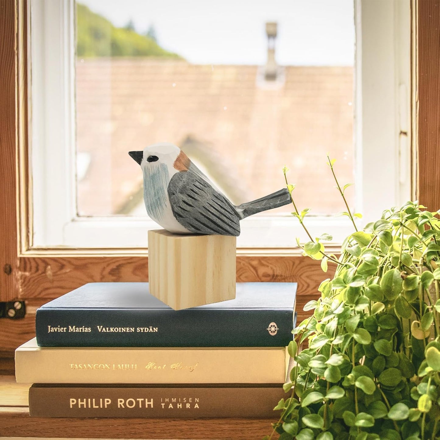 DIYOMR Hand Carved Wooden Bird Sculpture, Art Animal Statue with Wood Block, Vivid Long-tailed Tit for Gift & Home Decor