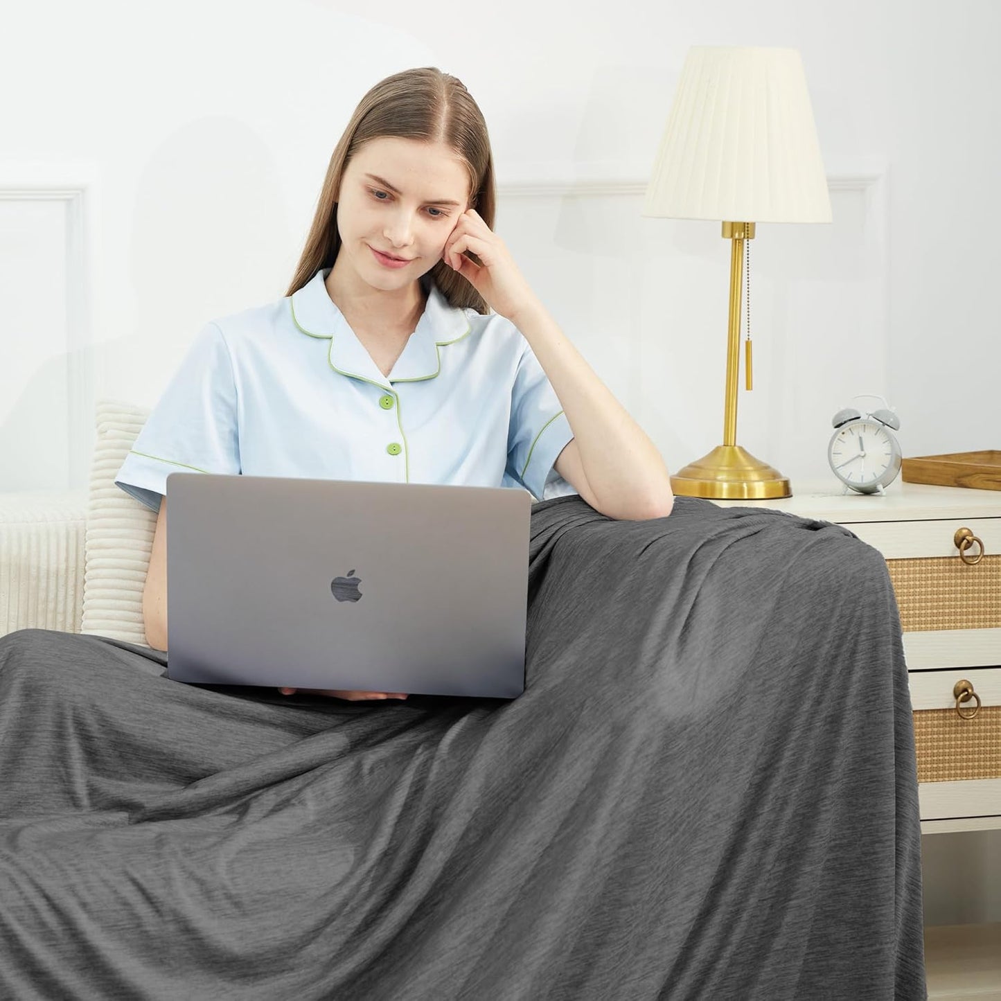 HYLEORY Cooling Blankets for Hot Sleepers, Cool Summer Blanket Keep Body Cool for Night Sweats Double Sided Lightweight Breathable Blanket for Bed Couch Sofa, Throw (50"x70"), Black