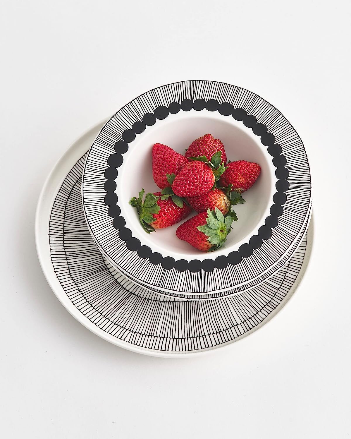MARIMEKKO Oiva Siirtolapuutarha Dinner Plate — Refine Your Kitchen Décor with Our Iconic Black & White Stoneware — Stylish White Porcelain Dinner Plates to Elevate Your Dining Experience (10”)