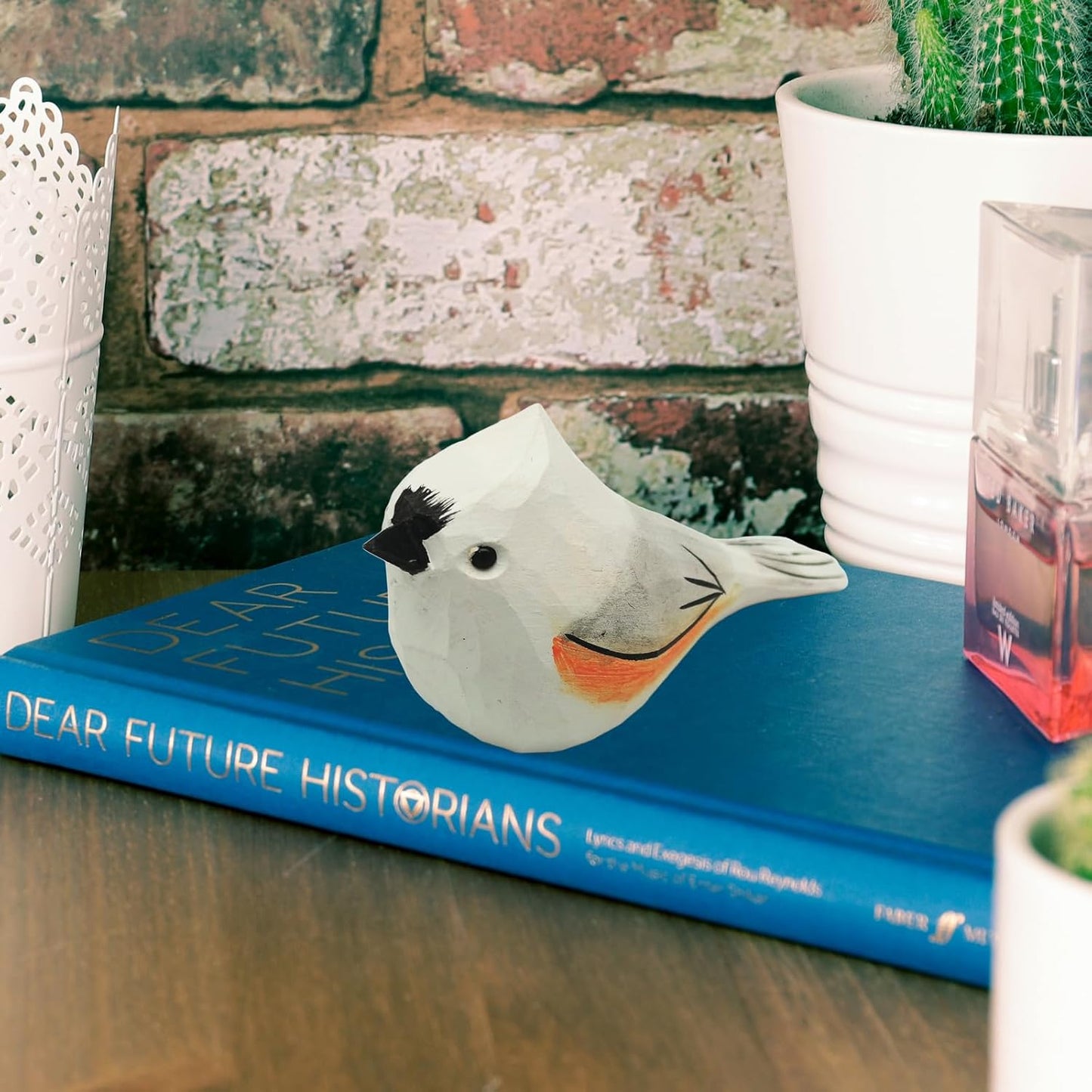 DIYOMR Hand Carved Wooden Bird Sculpture, Artistic Animal Decor, Vivid White Bird Statue for Home Table Ornament