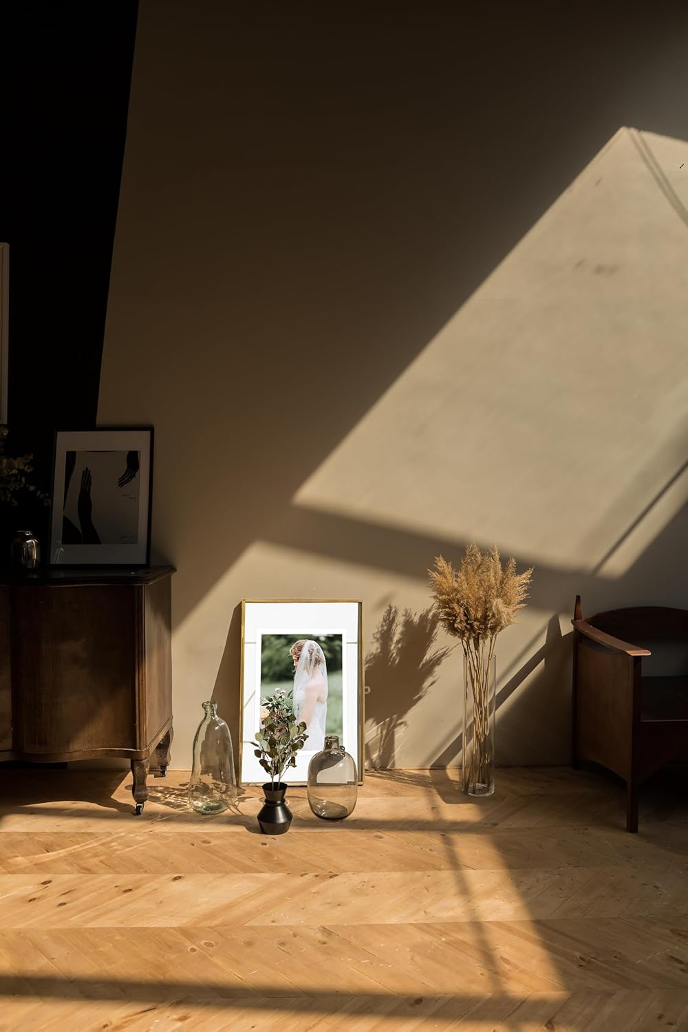 Gold Picture Frame - 4x6 Antique Brass Postcard Picture Frame for Desk - Small Pressed Glass Frame for Pressed Flowers - Floating Vertical… (Gold, 5x7 inches)