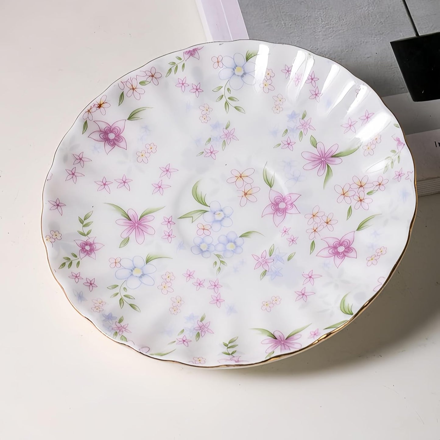 fanquare Country Style Floral Tea Cup and Saucer Set, 6 Ounces Cappuccino Coffee Cup with Gold Trim, Porcelain Teacups for Women and Tea Parties