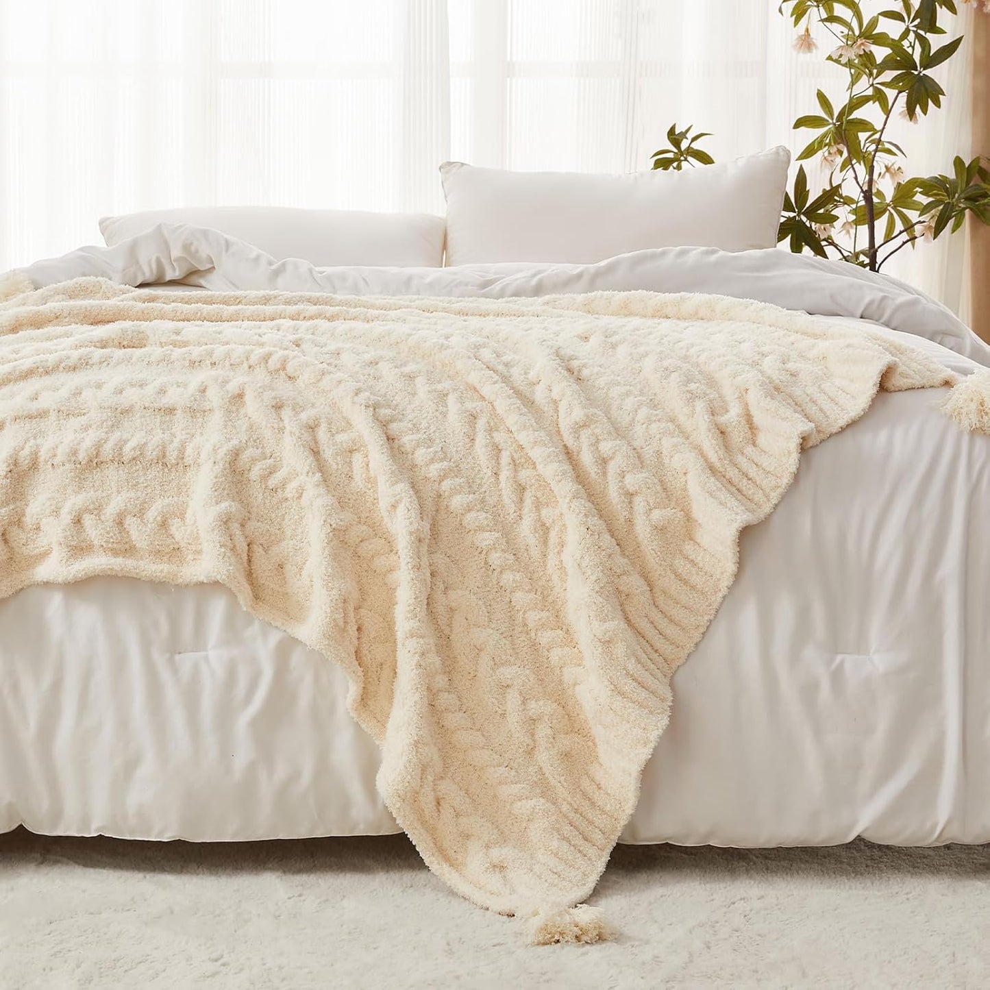 HORIMOTE HOME Chenille Chunky Knit Throw Blanket for Couch with Tassels, Soft Cozy Blanket for Sofa Chair Bed, Cream, 50"x 60"