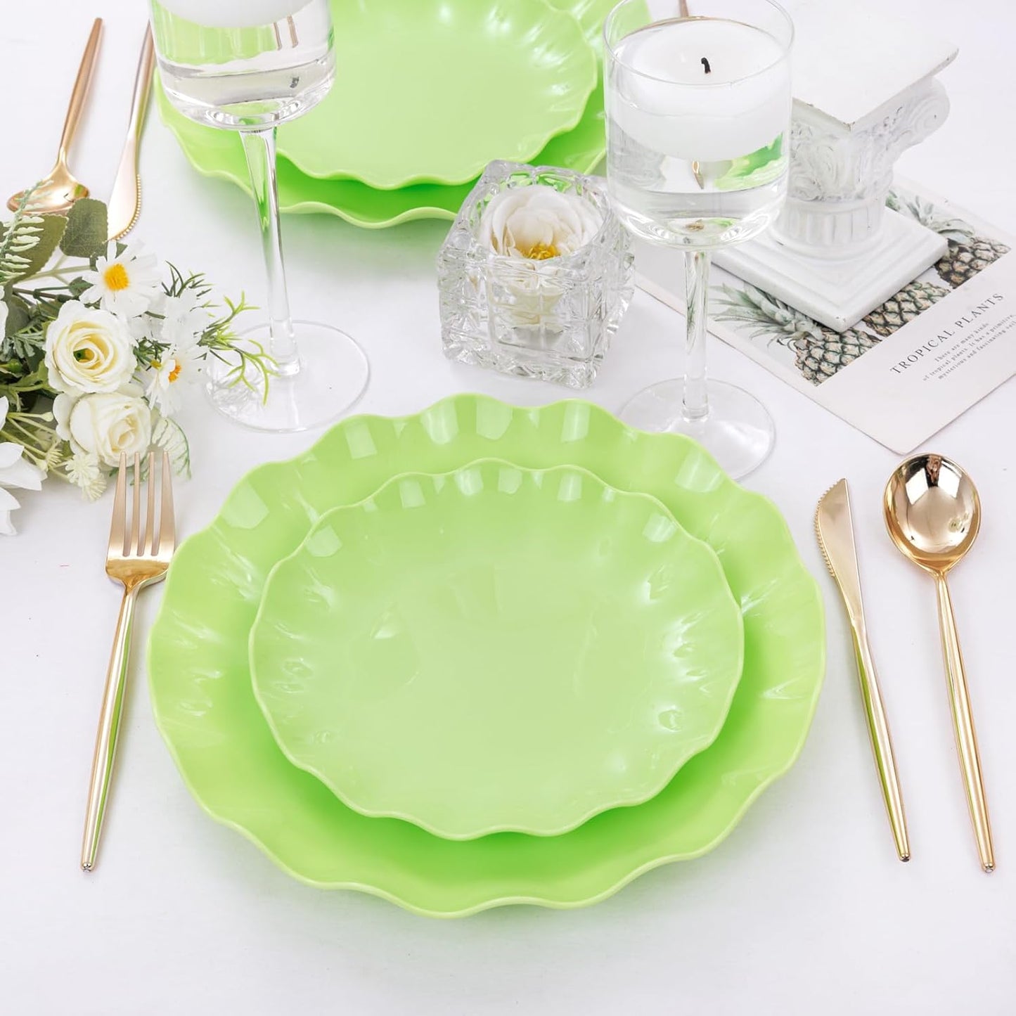 LIYH 24 Pcs Green Plastic Plates Reusable - Unbreakable Dinner Plates Scalloped Dessert Plate Microwave & Dishwasher Safe Plate Sets Perfect for Parties Birthday Picnics (12Guests)