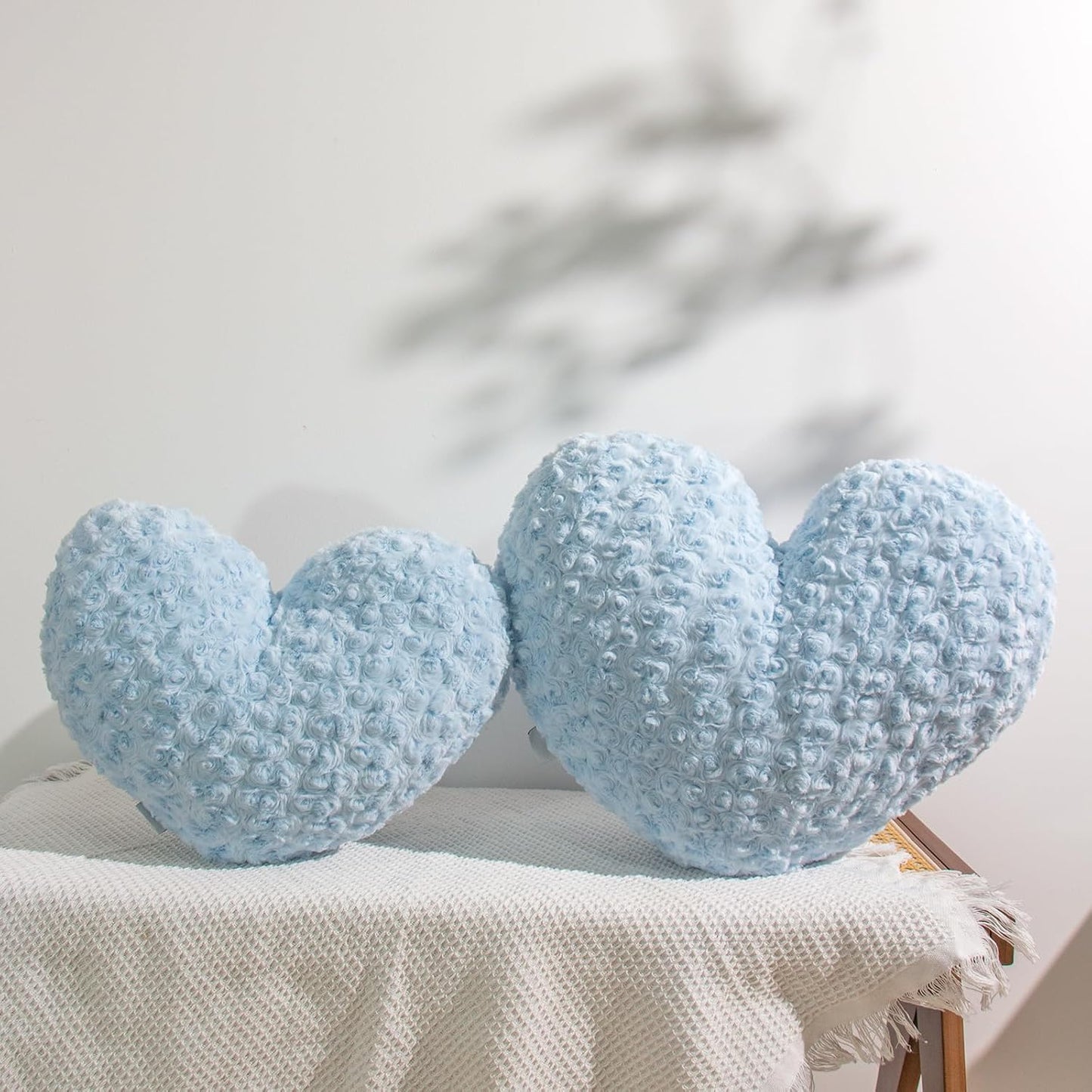 Blue Oversized Heart Shaped Throw Pillow – 600g Faux Rabbit Fur + Plush 6D PP Cotton – 18"x16" Decorative Cushion