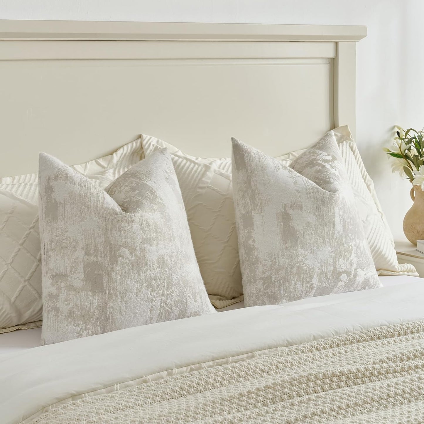 FUTEI Beige White Decorative Throw Pillow Covers 22x22 Inch Set of 2,Soft Faux Cashmere Jacquard - Textured & Cozy Cushion Case,Modern Home Decor for Couch Bed Living Room