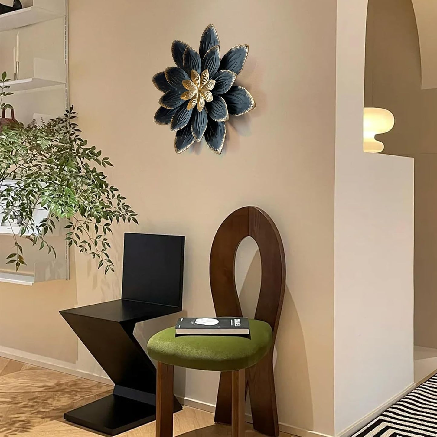 LIFFY 9.2“ Black and Gold Metal Flower Wall Art, Modern Rustic Floral Decor for Indoor Living Room Bedroom Office Outdoor Garden Patio Yard