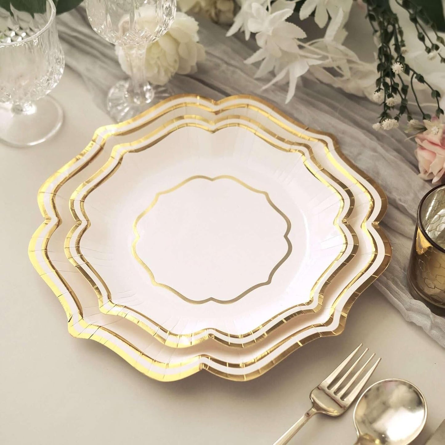 Efavormart 25 Pack | White/Gold 10" Scallop Rim Dinner Party Paper Plates, Disposable Plates - 300 GSM