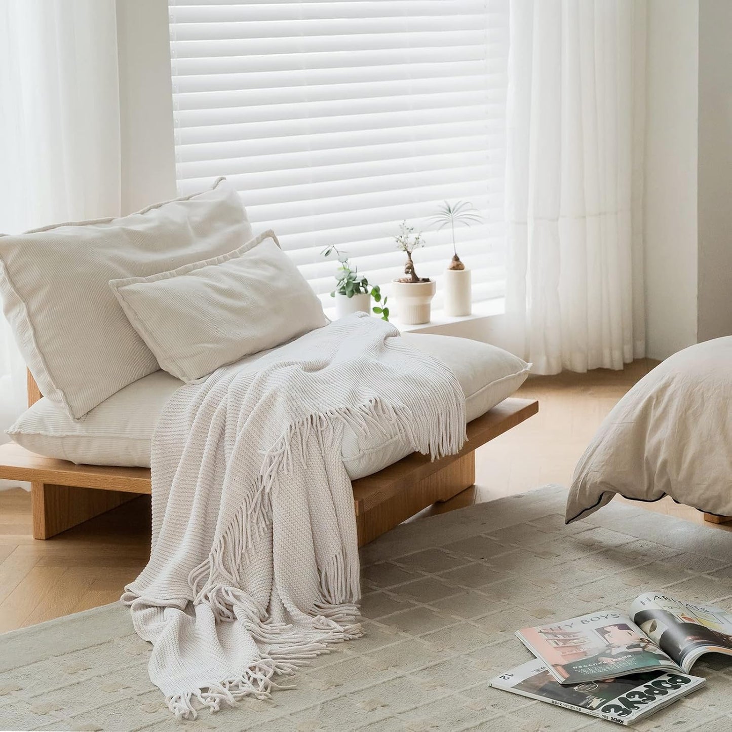 lifein Throw Blanket for Couch, Soft Boho Decor Bed Throw,Cozy Blue Chenille Knitted Small Farmhouse Lightweight Throw for Autumn(White,50 * 60")