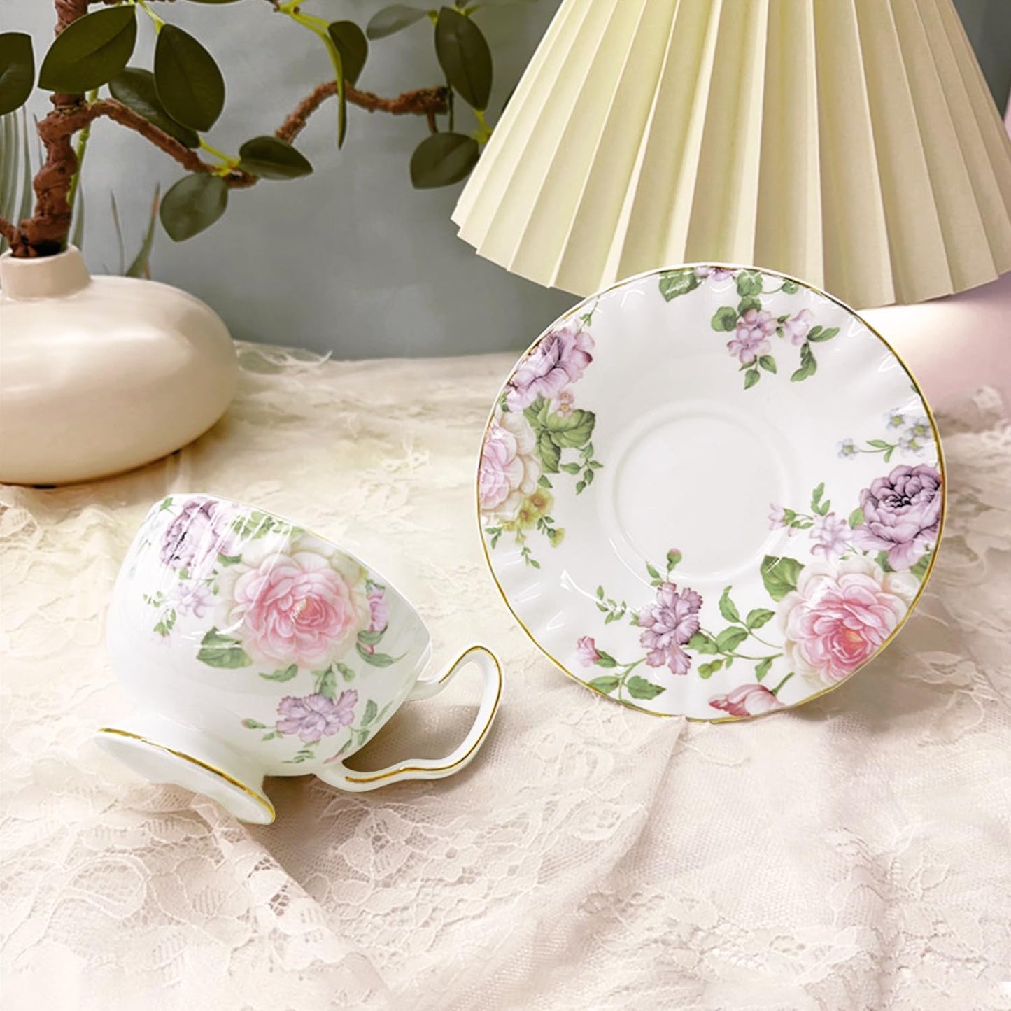 fanquare Porcelain Tea Cup and Saucer Set, Vintage Floral Coffee Mug, 5 Ounces Bone China Tea Cup with Gold Trim, Elegant British Tea Cups