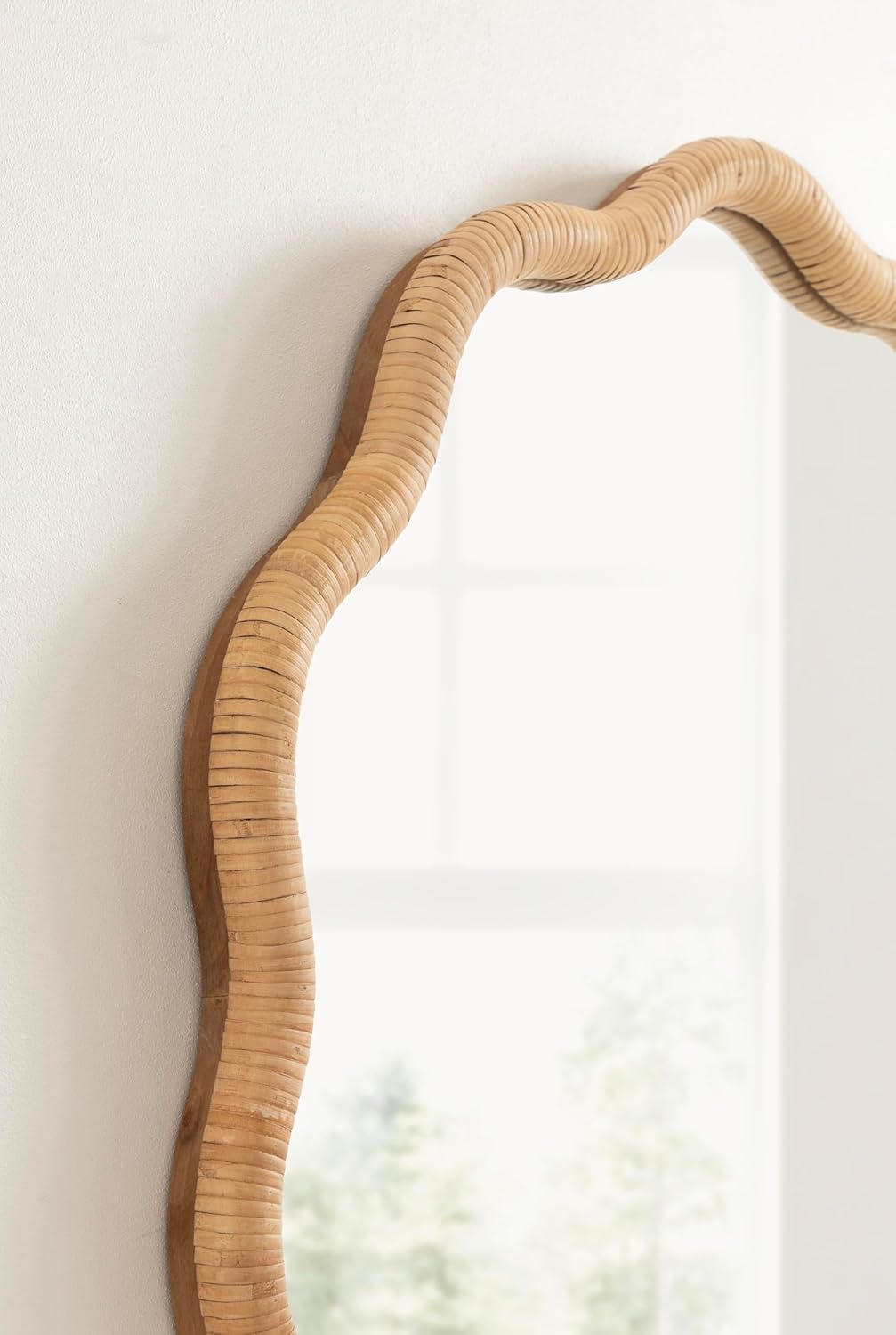 Kate and Laurel Rahfy Boho Scalloped Round Rattan Mirror, 32 Inch Diameter, Natural Wood, Decorative Round Wavy Mirror with Authentic Rattan Frame for Boho Wall Decor