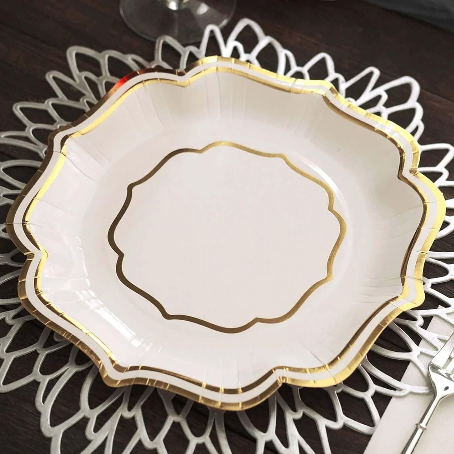 Efavormart 25 Pack | White/Gold 10" Scallop Rim Dinner Party Paper Plates, Disposable Plates - 300 GSM