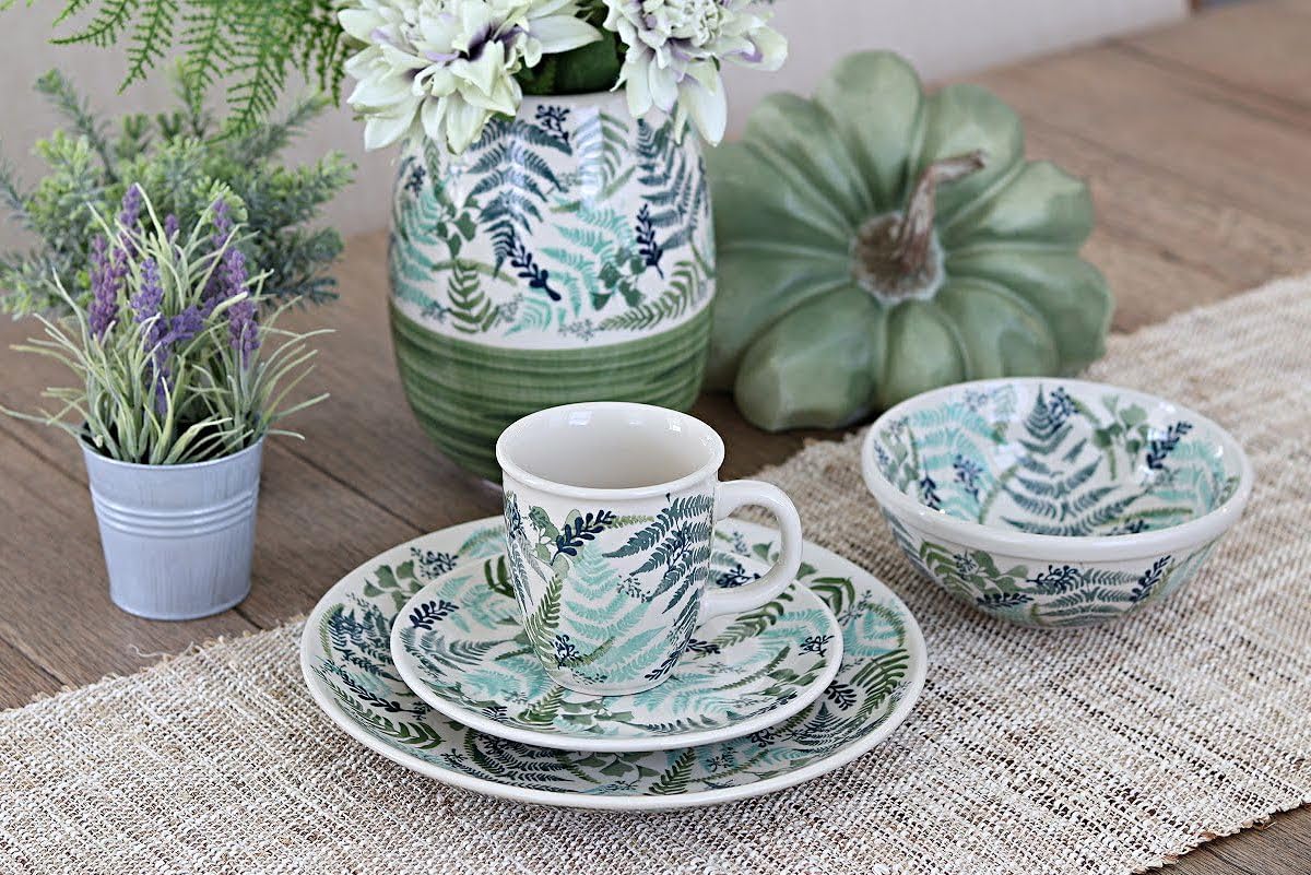 Blue Rose Polish Pottery - Green Woodland Fern Dessert Plate - 7" Diameter - Beautiful Plate for Cake, Appetizers, or Snacks