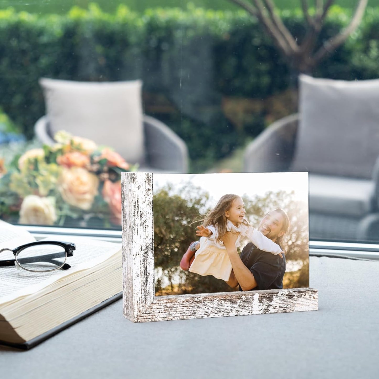 Lavezee 4x6 Picture Frames Set of 2, Double Sided Frame with Distressed White L Shaped Holder Stand for 4 by 6 Photo Art, Desktop or Tabletop Decor