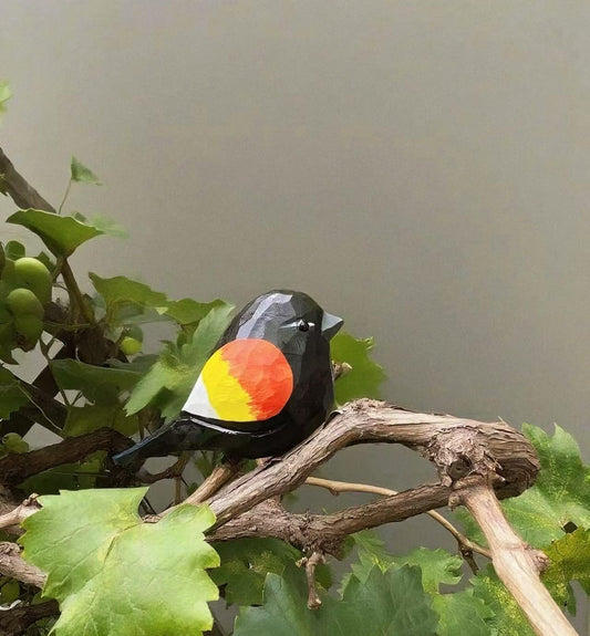 Hand Carved Red-Winged Blackbird Figurines, Hand-Painted Sculpted Wooden Birds with Base, Wood Bird Statues for Home Decor, Ideal Gifts for Bird Lovers