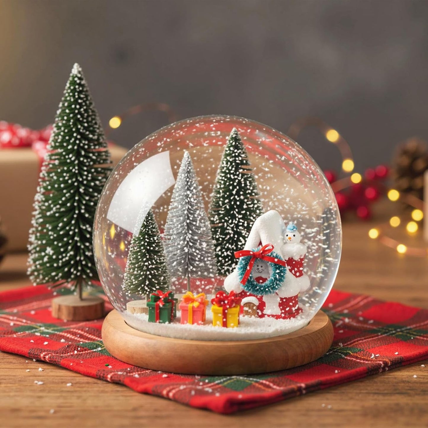 LOVEINUSA 48PCS Mini Bottle Brush Trees and Resin Miniatures for Tabletop Decor - Winter Ornaments and DIY Crafts