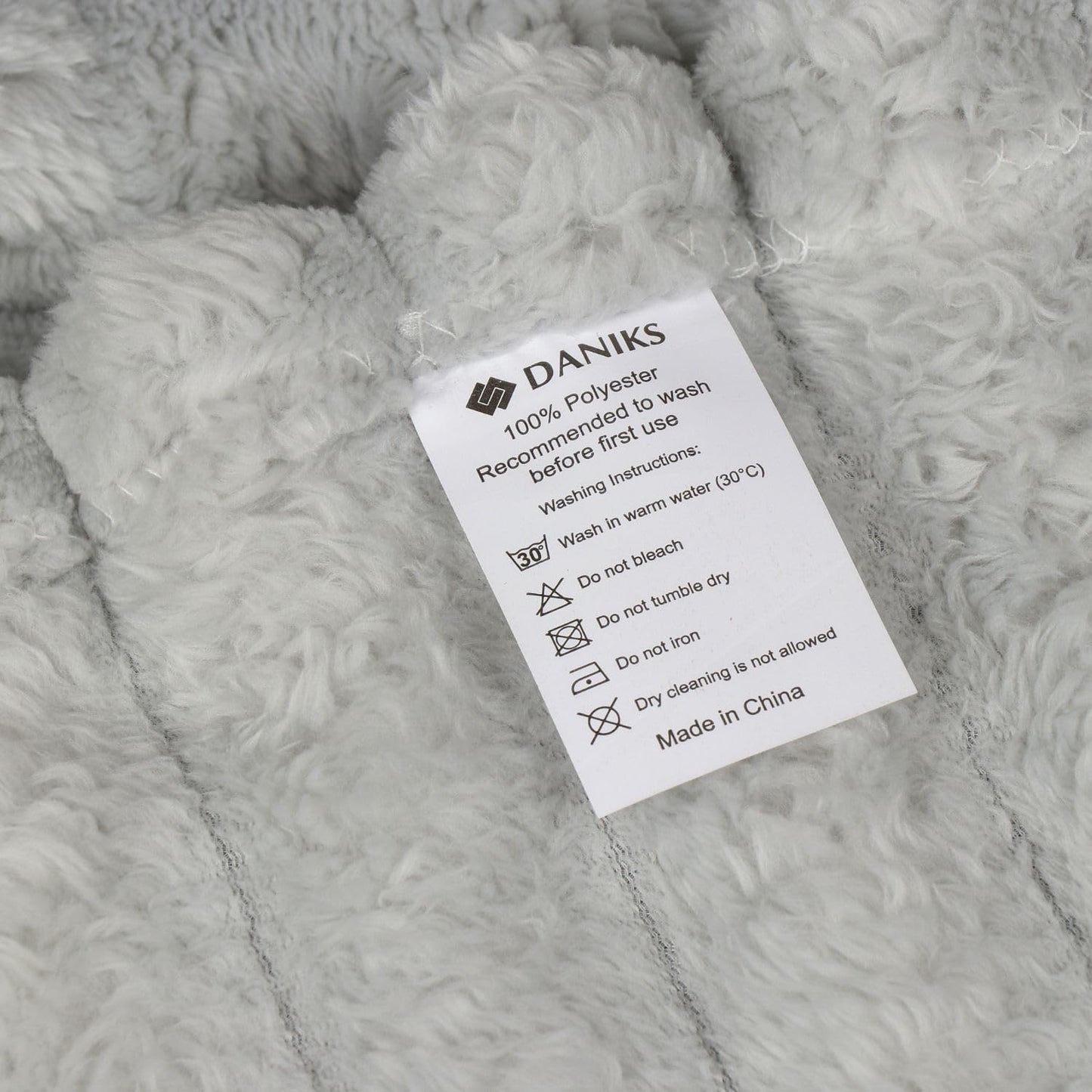 Daniks Fleece Throw Blanket for Bed and Sofa, 50x60, 330 GSM – 3D Ribbed Jacquard, Plush and Lightweight, Grey