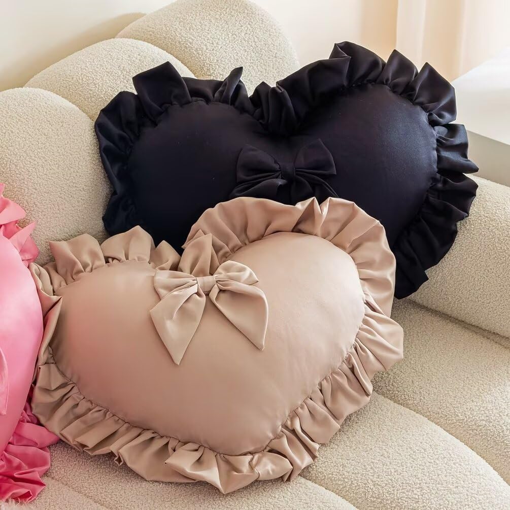 Heart-Shaped Throw Pillow 20×16 Inch Velvet Ruffed Heart Pillow Home Decoration Pillows Cushion for Sofa Bed Chair Living Room Black