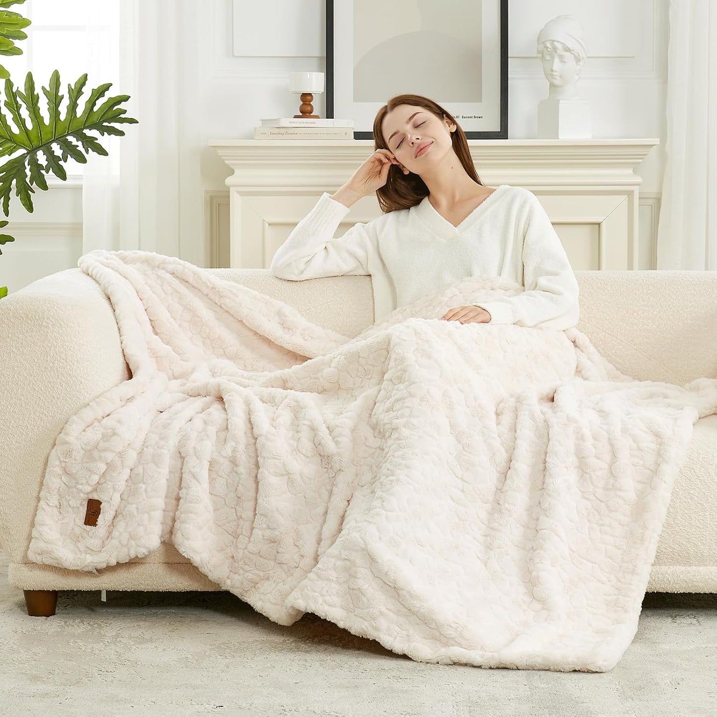 Cozy Bliss Faux Fur Throw Blanket for Couch, Fuzzy Soft Plush Thick Warm Fluffy Reversible Wave Textured Blanket for Sofa Bedroom Living Room, 55 * 70 Inches Cream White