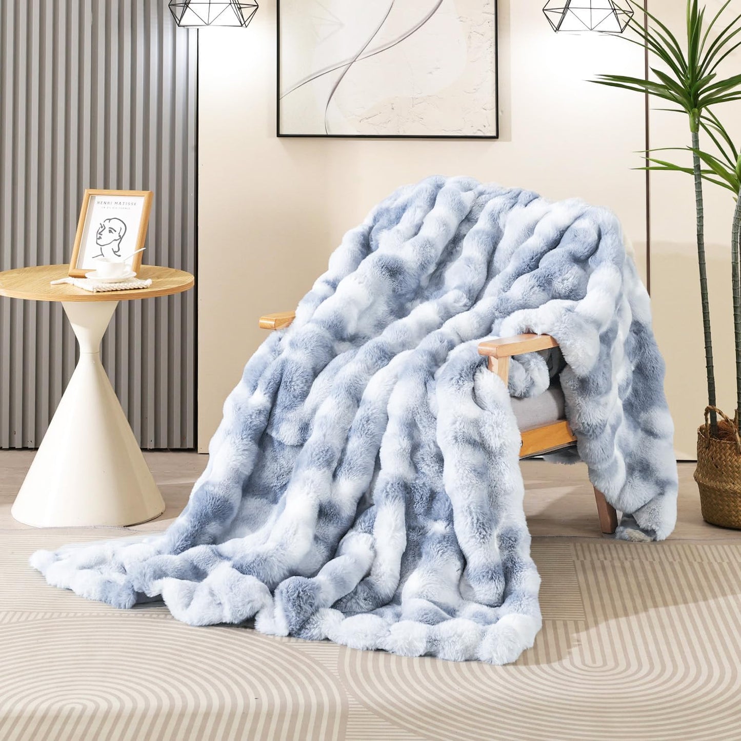 Latepis Faux Fur Fluffy Blanket for Couch, Super Soft Luxury Faux Fur Bubble Plush Thick Warm Cozy Fuzzy Twin Blanket for All Seasons, 60” x 80”, Tie-dye Blue, 860GSM
