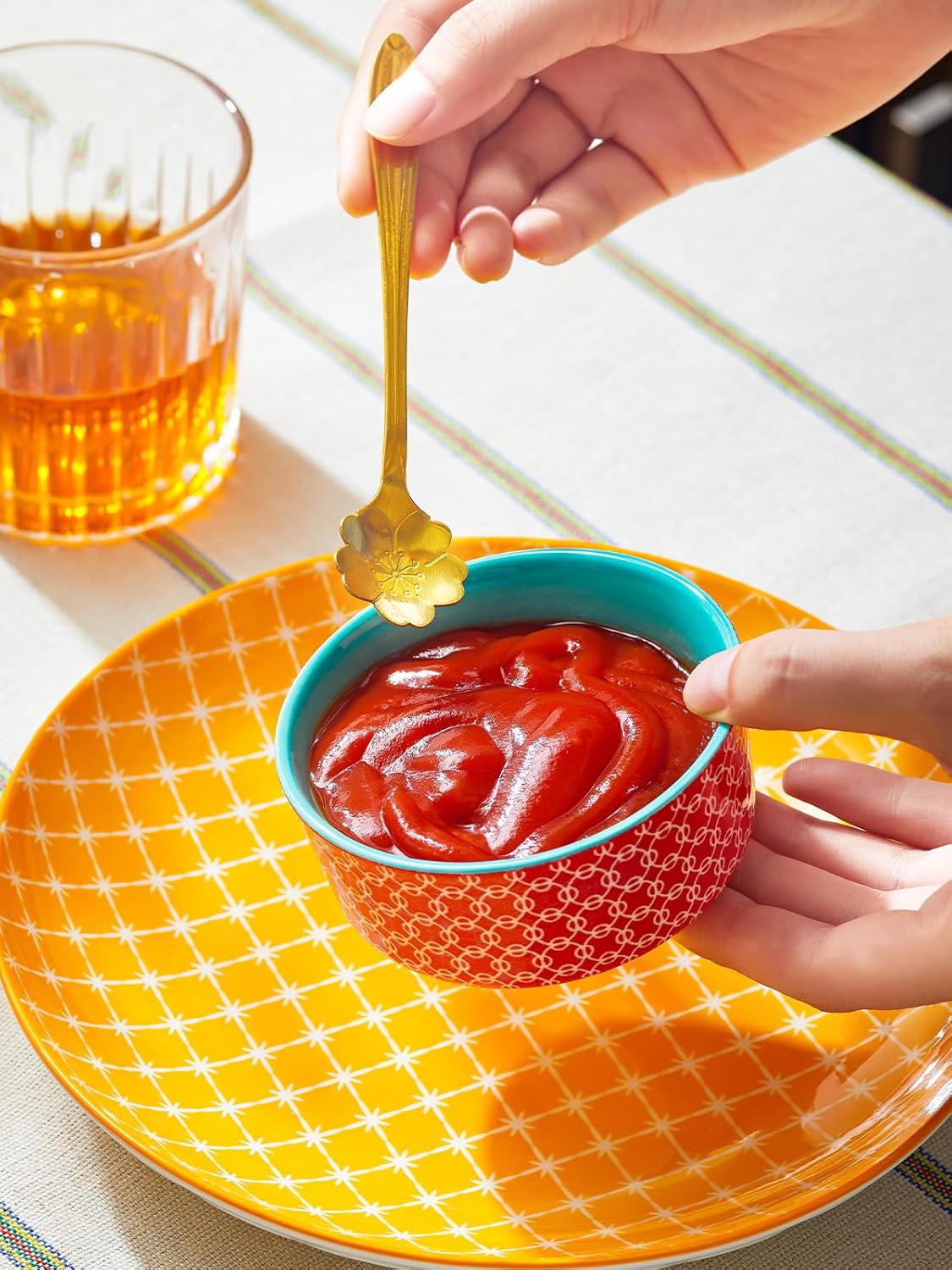 DOWAN Dipping Bowls with Lids, Ceramic Condiment Sauce Cups, 4 oz Dipping Sauce Bowls/Dishes for Charcuterie, Condiment, Tomato Sauce, Soy, BBQ and other Party Supplies, Kitchen Decor, Set of 6