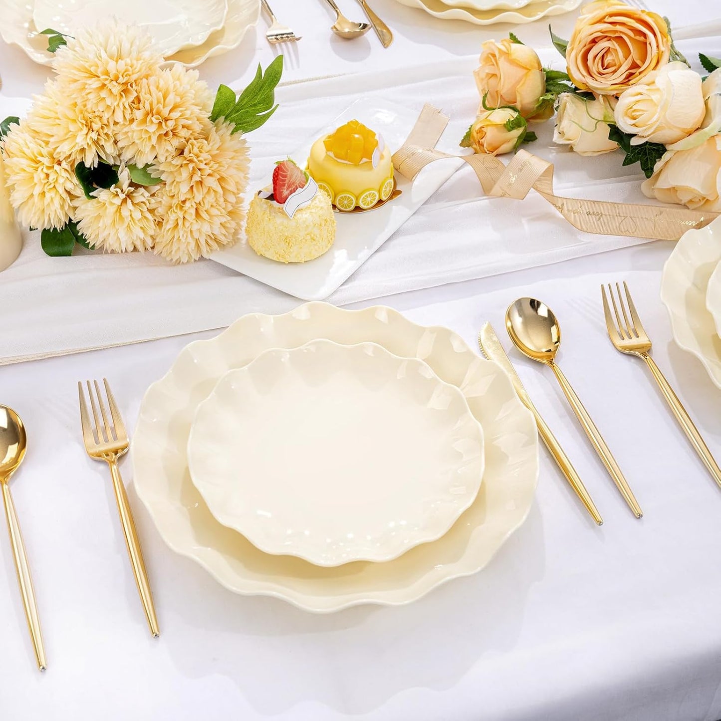 LIYH 20 Pcs Beige Plastic Plates Reusable 7.5 Inch - Unbreakable Plastic Dessert Plates - Scalloped Cake Plate for Weddings Camping Party Outdoor Picnics Dishwasher Safe BPA Free