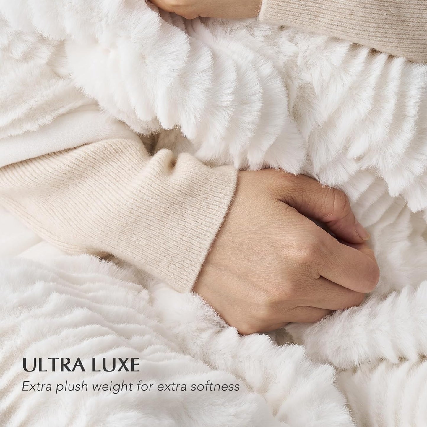 EVERGRACEHOME Ultra Soft Faux Fur Throw Blanket for Couch, Luxury Sculpted Texture Faux Rabbit Fur Blanket for Bed, Fluffy Thick Plush Warm Fuzzy Throw, 920GSM (Bright White, 50''x60'')