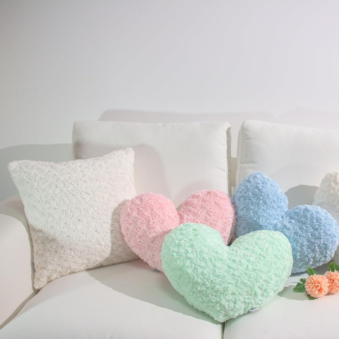 Light Jade Green Heart Shaped Throw Pillow – 600g Faux Rabbit Fur + Plush 6D PP Cotton – 16"x14" Decorative Cushion