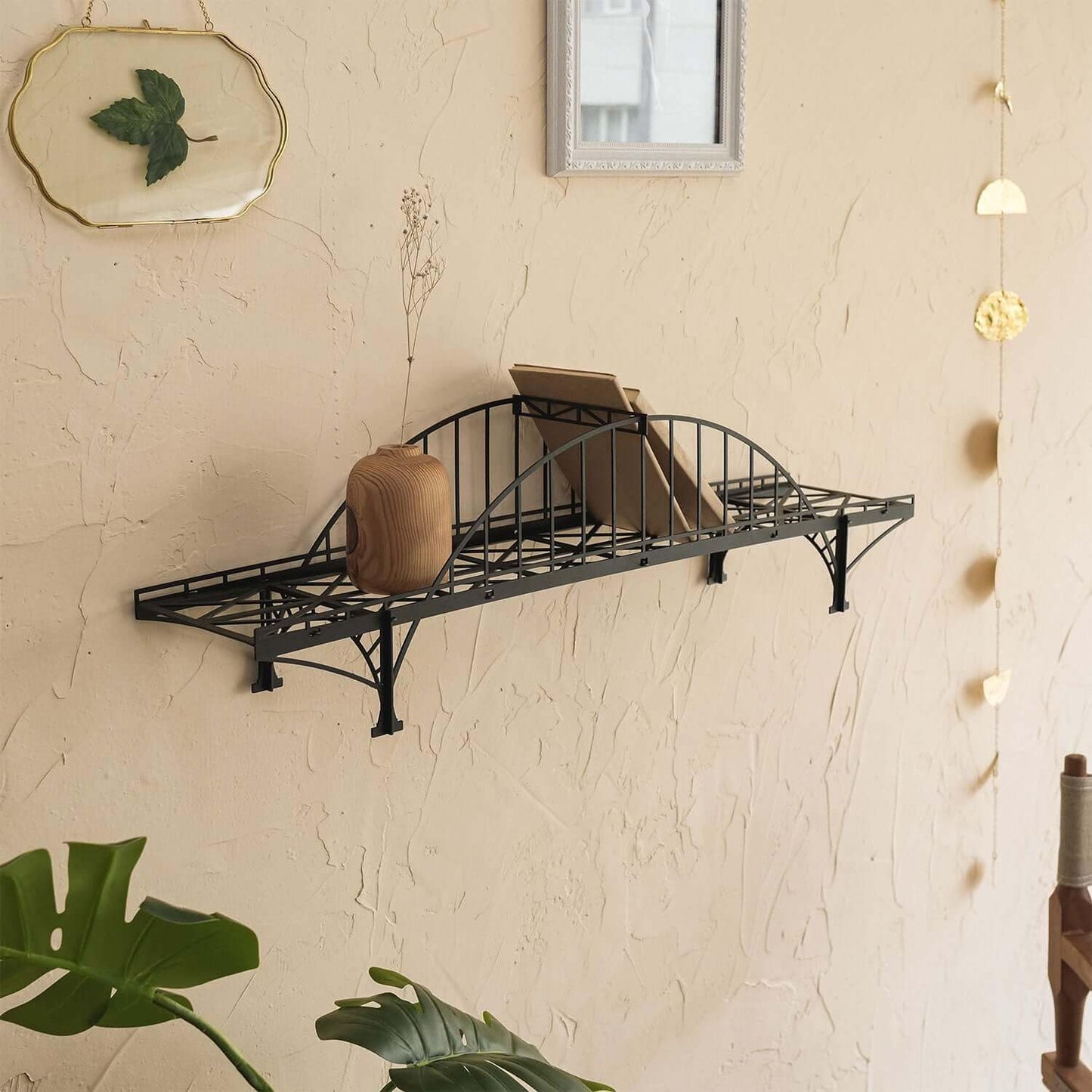 Metal Bridge Shelf – Iron Floating Shelf for Wall or Desk Use – Decorative Storage Rack for Books, Plants & Home Decor – Wall-Mounted or Tabletop Display (Loftesnes Black)