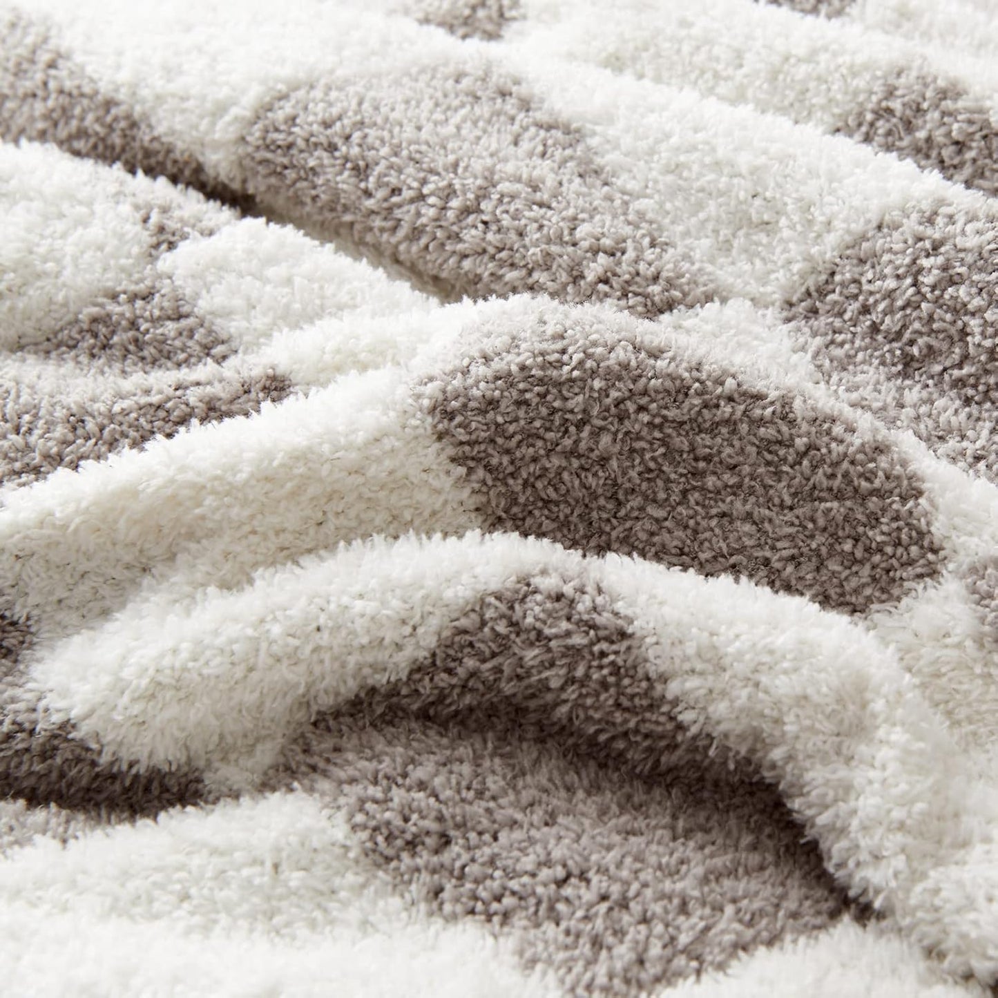 CozeCube Super Soft Fullfy Microfiber Reversible Knitted Blankets, Warm Cozy Fuzzy Plush Throw, Grey and White Checkered Throw Blanket for Couch Bed Sofa, 50" x 60"