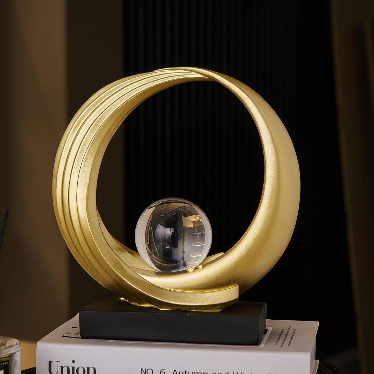 Golden Wave Resin Origami Statue Modern Abstract Home Decoration Emphasizes Abstract Office Desk Center Art Statue Table Family Bedroom Living Room Stripe Decoration (A)